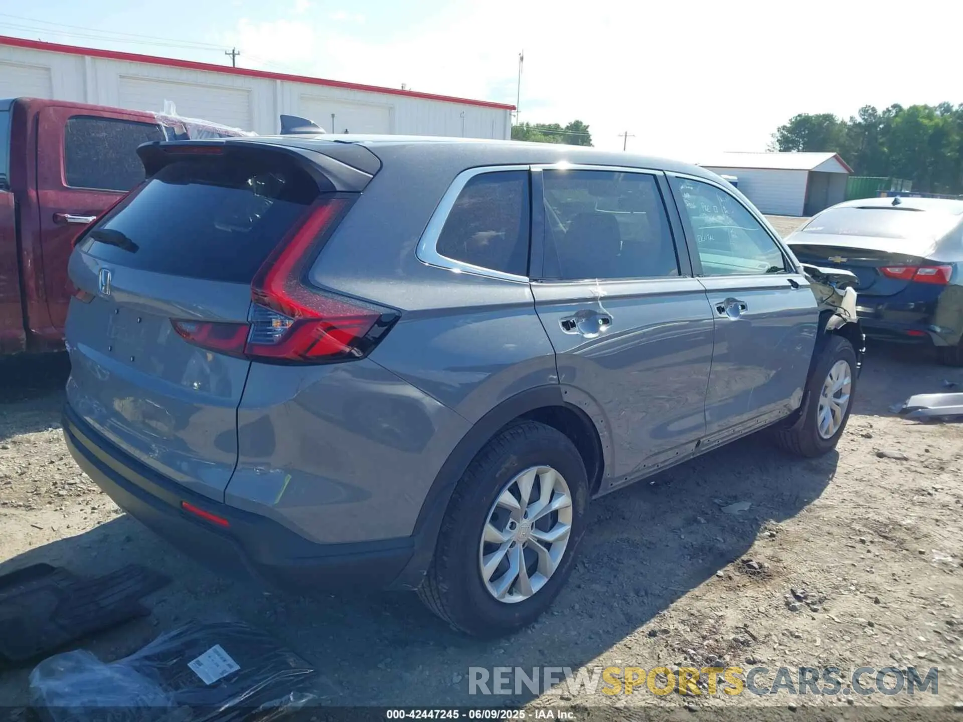 4 Photograph of a damaged car 5J6RS3H24SL004976 HONDA CR-V 2025