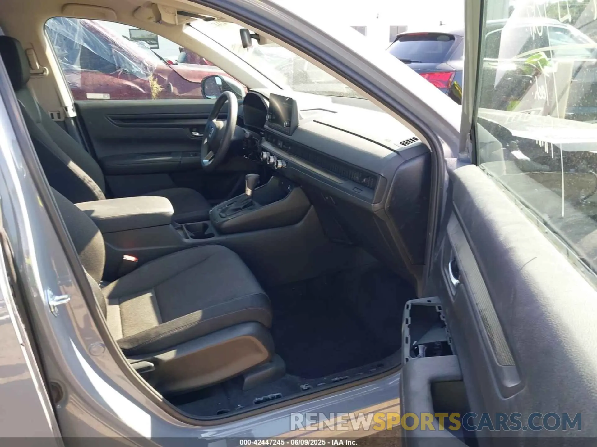 5 Photograph of a damaged car 5J6RS3H24SL004976 HONDA CR-V 2025