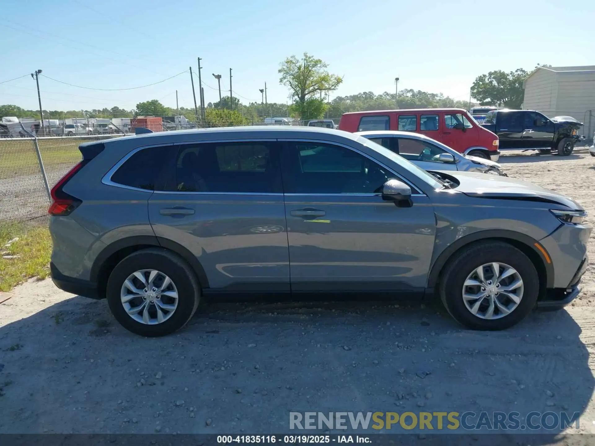 13 Photograph of a damaged car 5J6RS3H2XSL006506 HONDA CR-V 2025