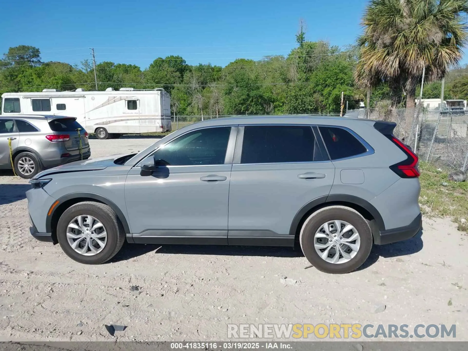 14 Photograph of a damaged car 5J6RS3H2XSL006506 HONDA CR-V 2025