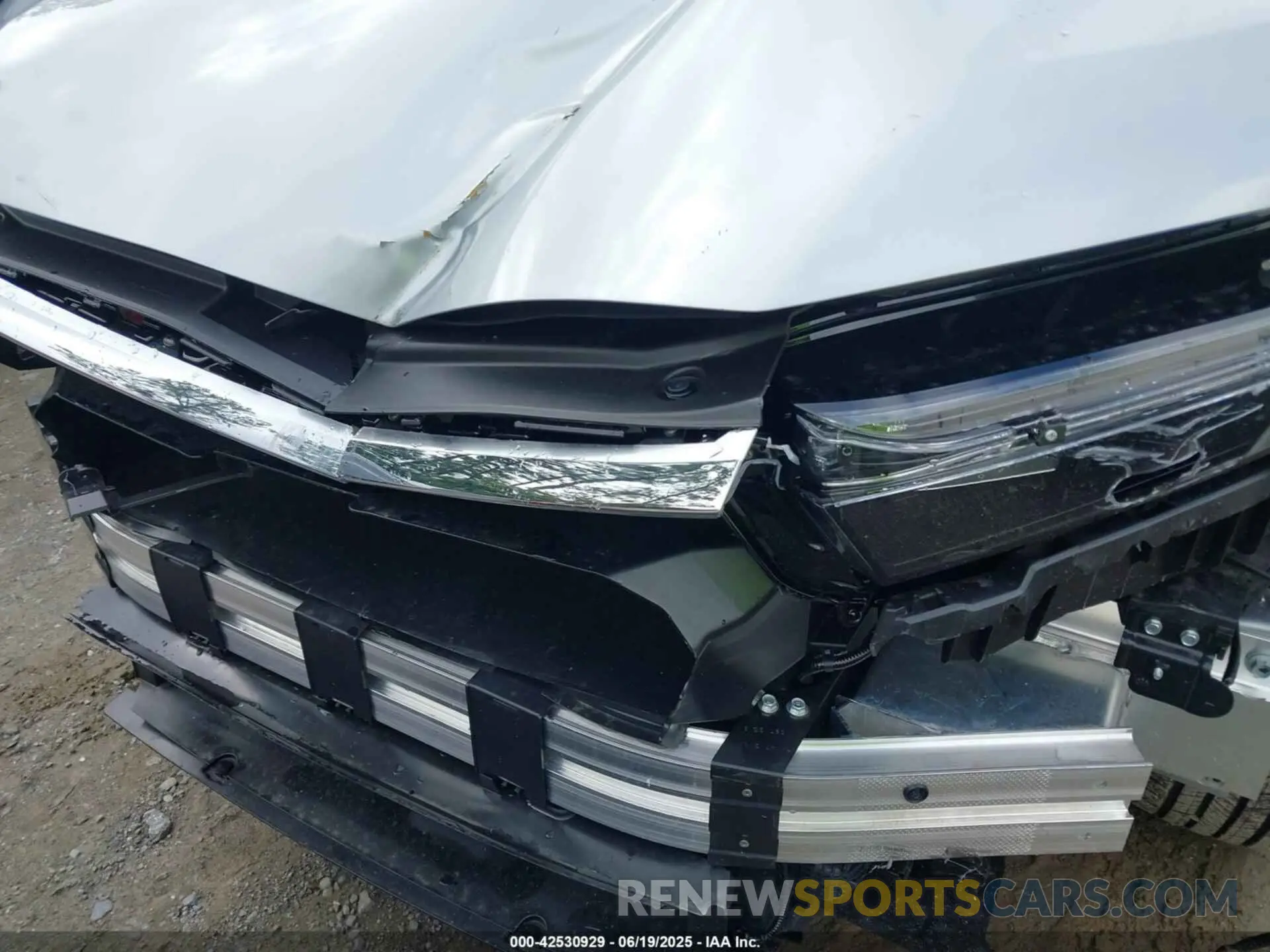 19 Photograph of a damaged car 5J6RS3H77SL013666 HONDA CR-V 2025