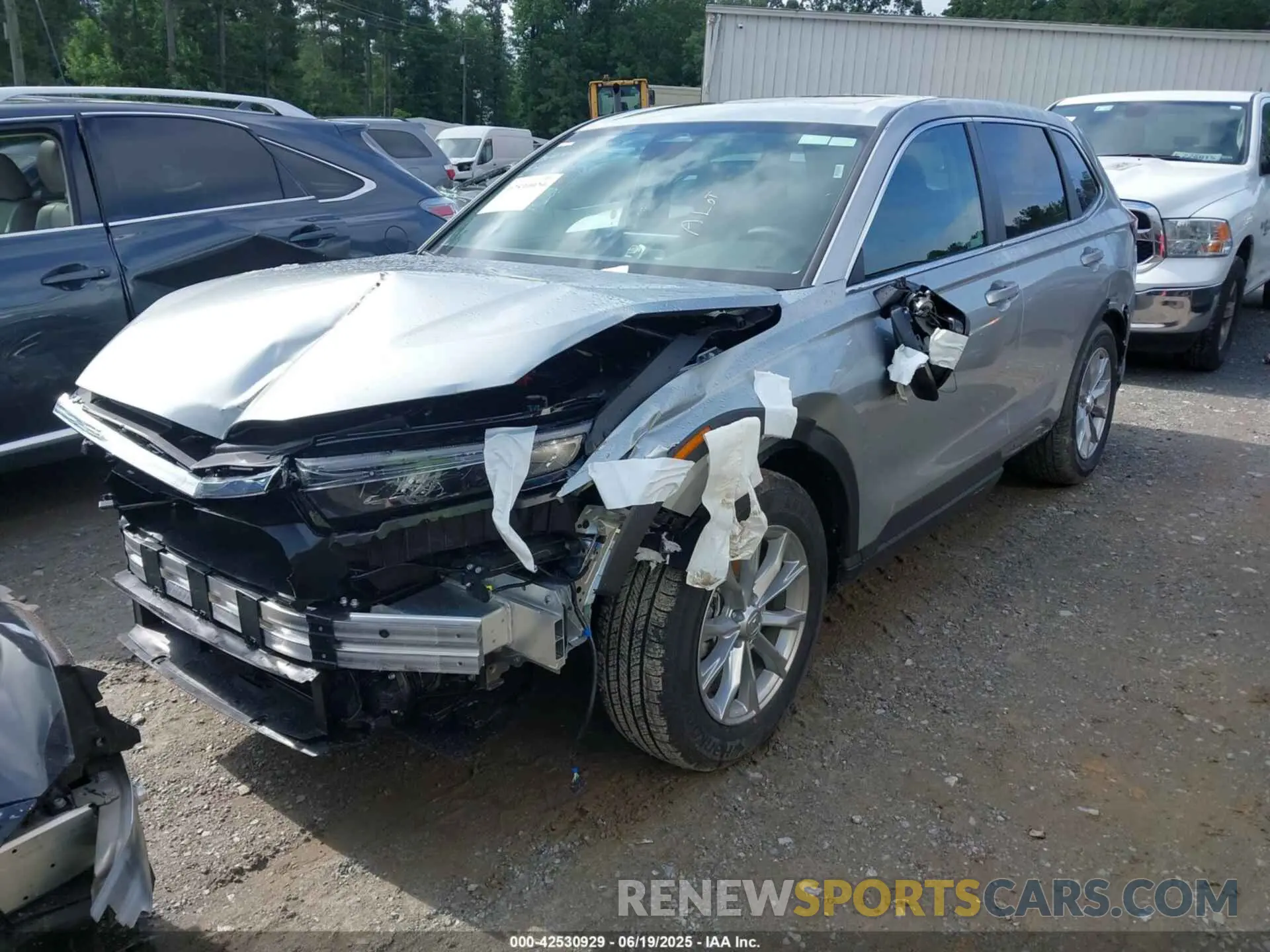 2 Photograph of a damaged car 5J6RS3H77SL013666 HONDA CR-V 2025