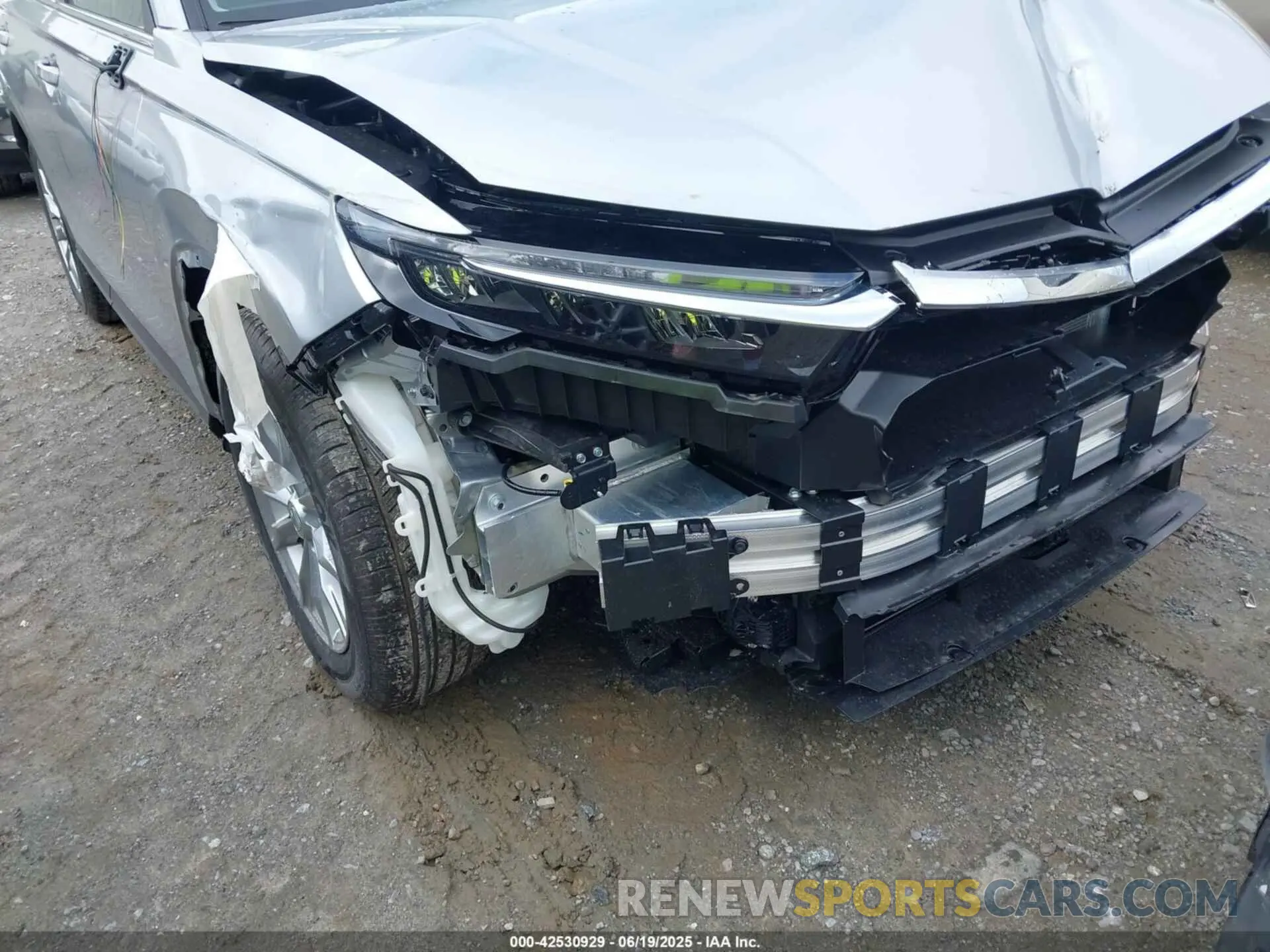 21 Photograph of a damaged car 5J6RS3H77SL013666 HONDA CR-V 2025