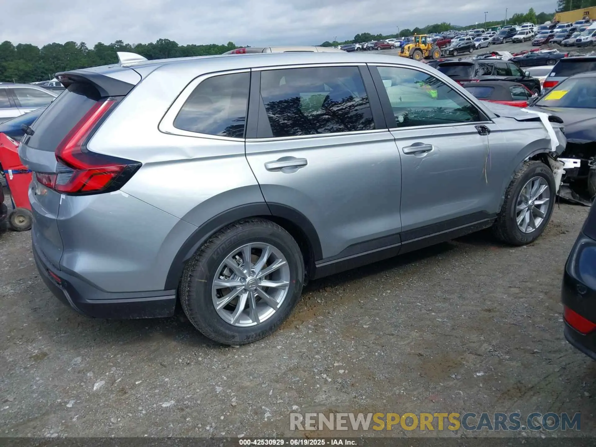 4 Photograph of a damaged car 5J6RS3H77SL013666 HONDA CR-V 2025