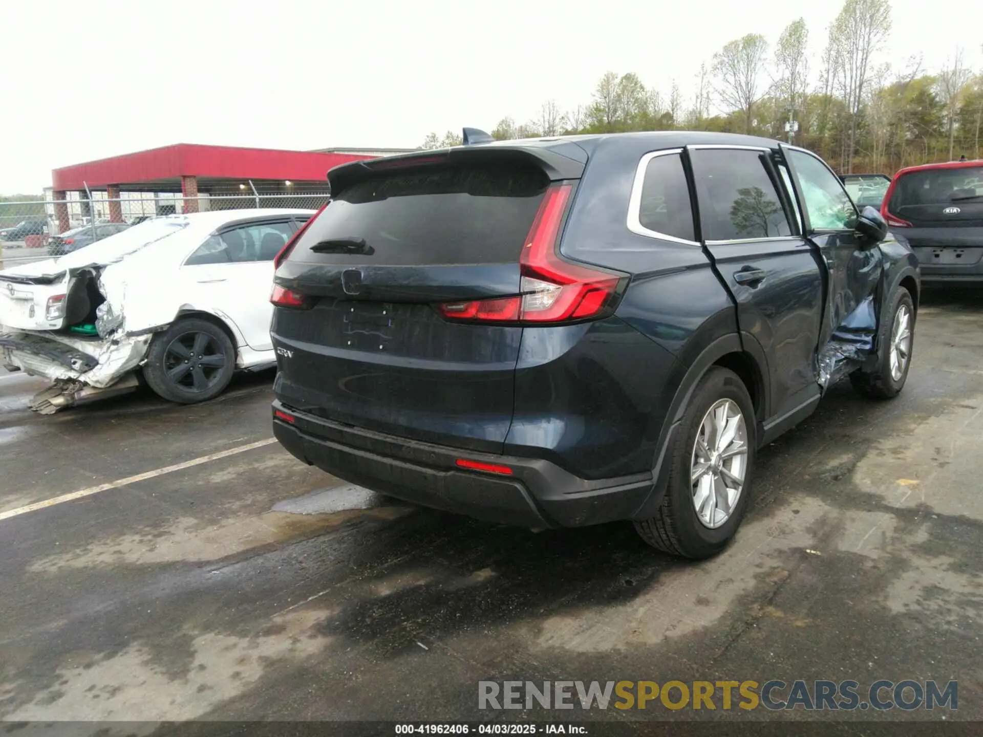 4 Photograph of a damaged car 5J6RS3H79SL005584 HONDA CR-V 2025