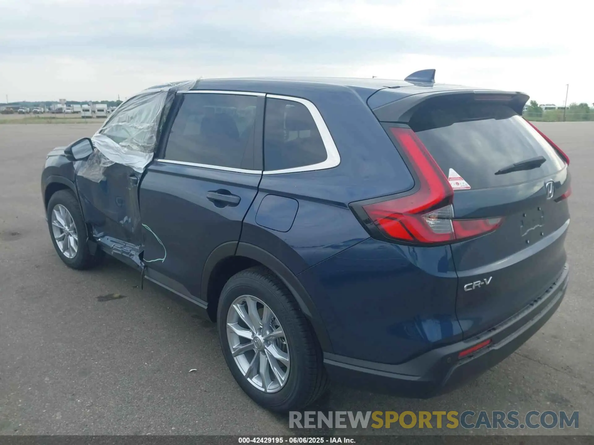 3 Photograph of a damaged car 5J6RS4H73SL019650 HONDA CR-V 2025
