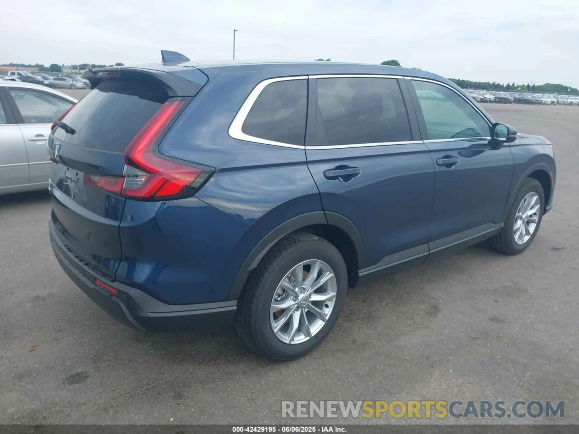 4 Photograph of a damaged car 5J6RS4H73SL019650 HONDA CR-V 2025
