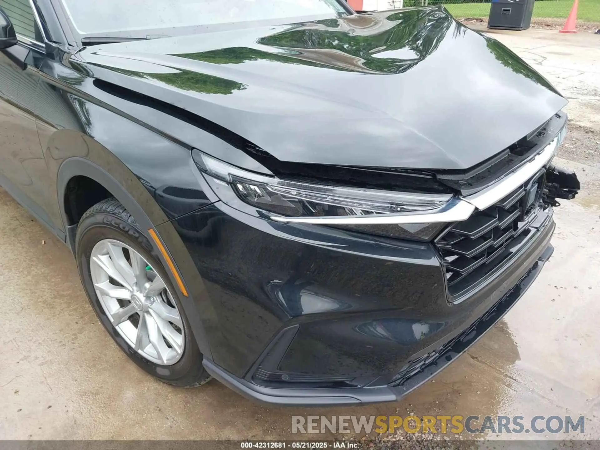 17 Photograph of a damaged car 5J6RS4H7XSL013943 HONDA CR-V 2025