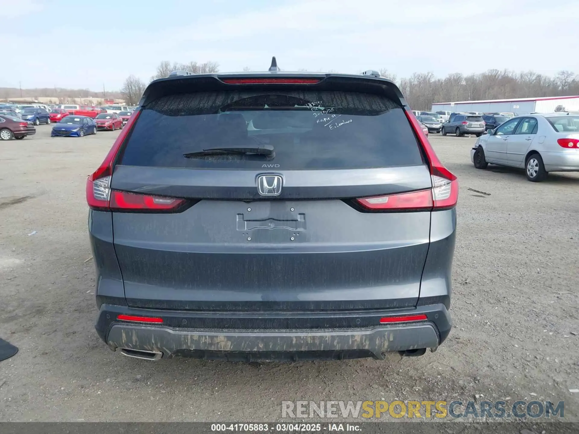 16 Photograph of a damaged car 5J6RS6H92SL004294 HONDA CR-V 2025