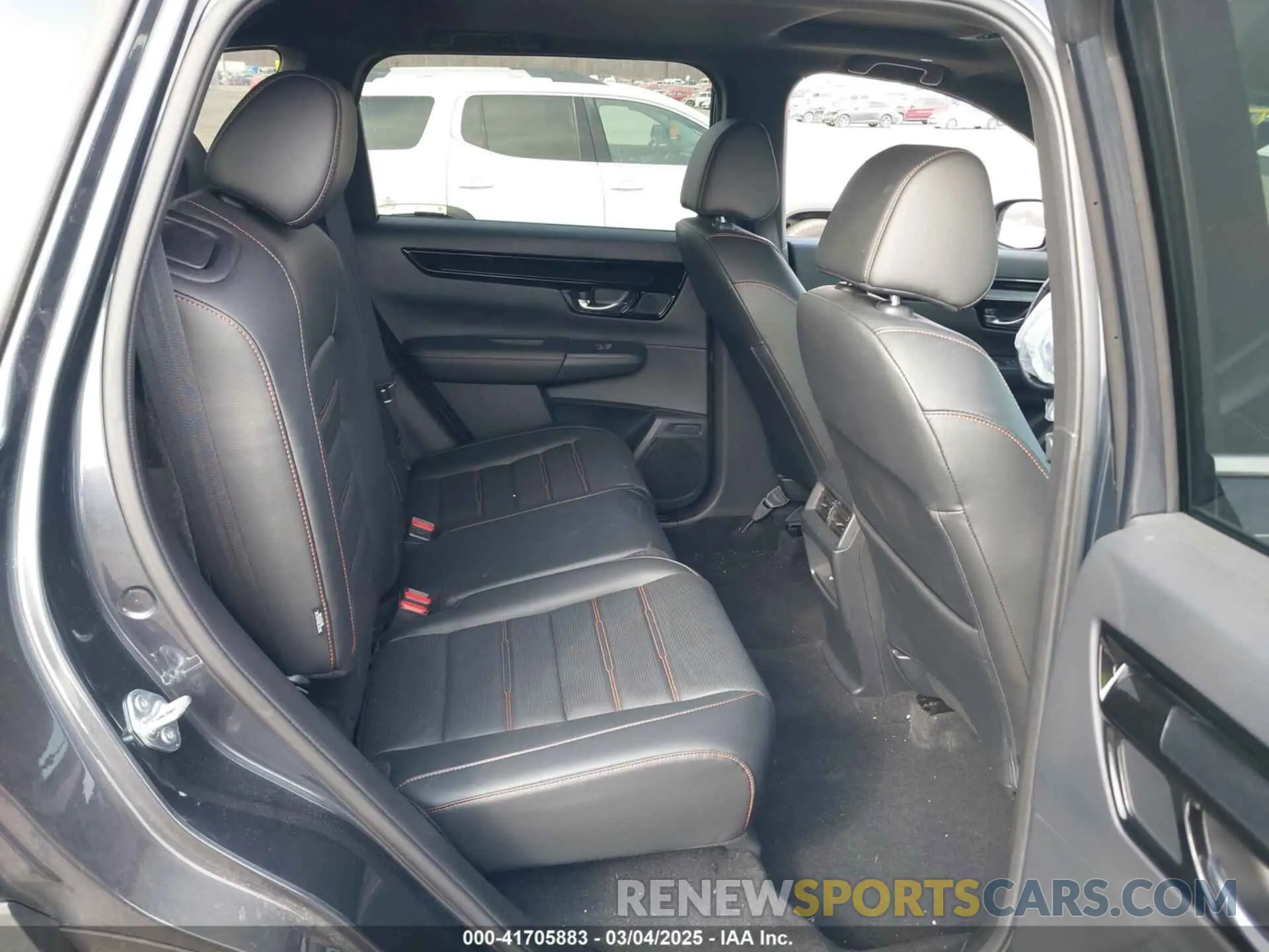 8 Photograph of a damaged car 5J6RS6H92SL004294 HONDA CR-V 2025