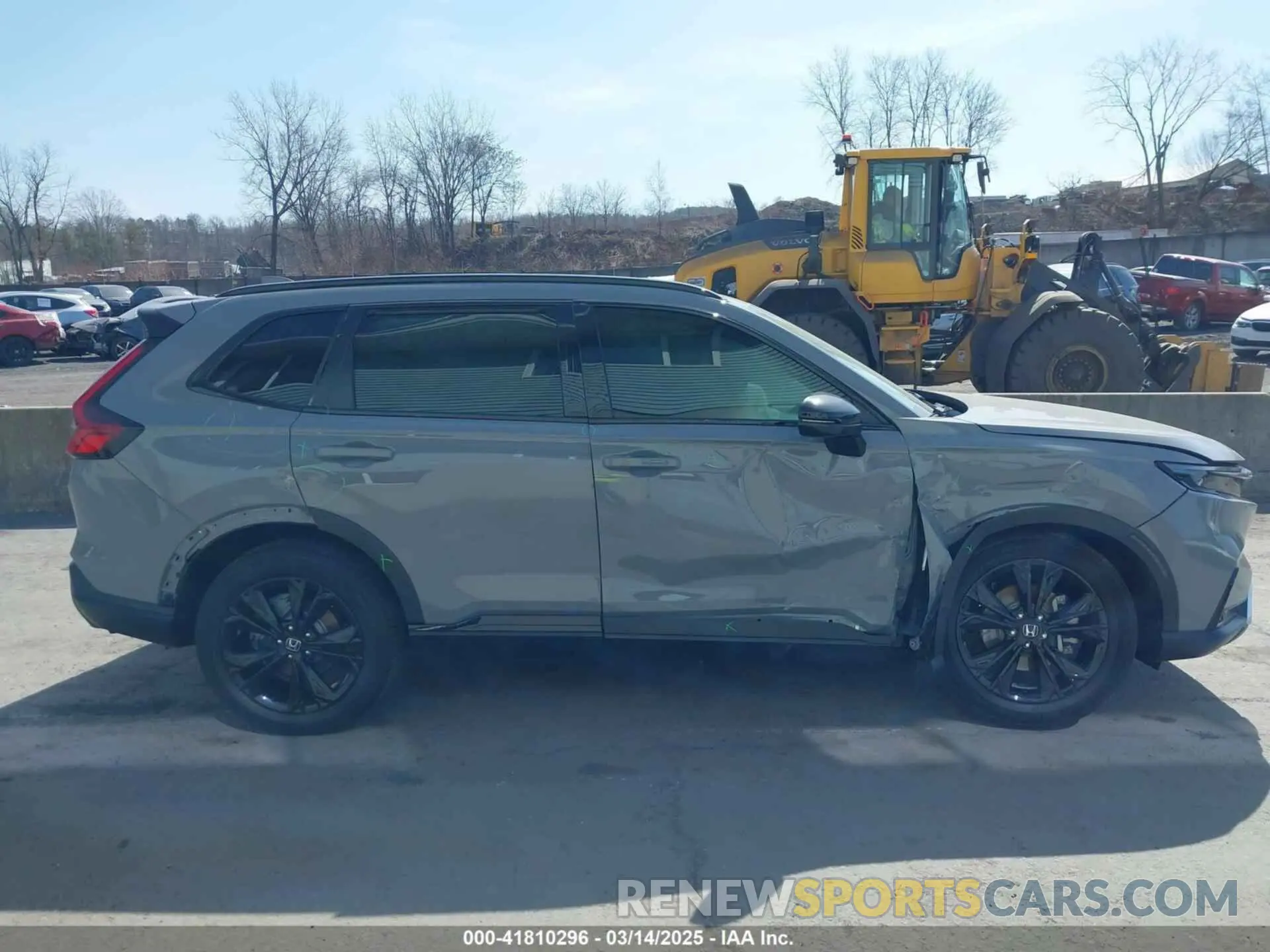 13 Photograph of a damaged car 5J6RS6H99SL004518 HONDA CR-V 2025