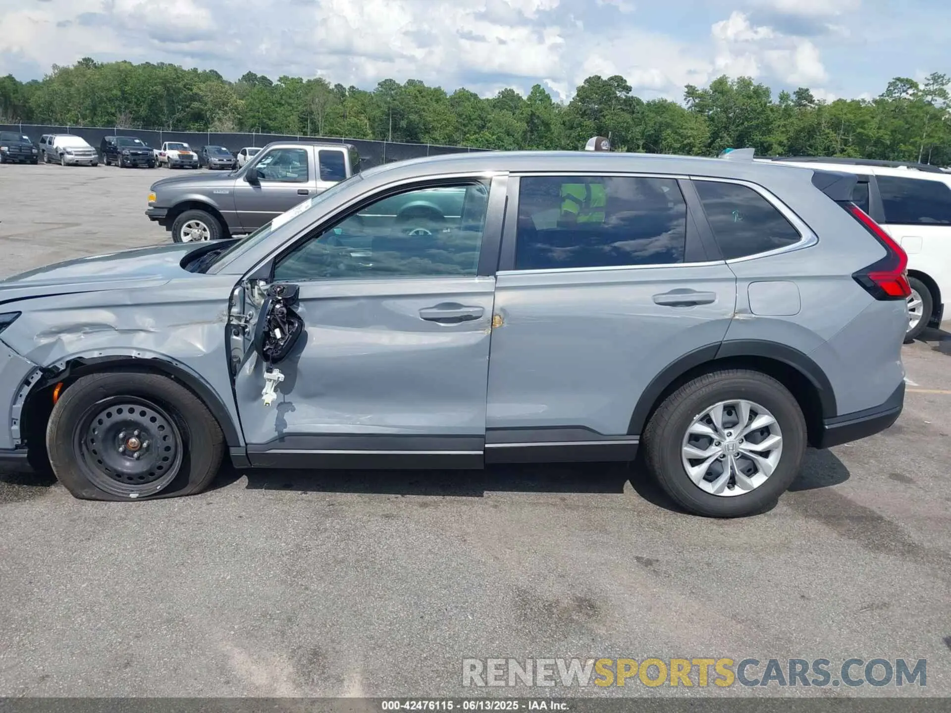 14 Photograph of a damaged car 7FARS4H2XSE017864 HONDA CR-V 2025