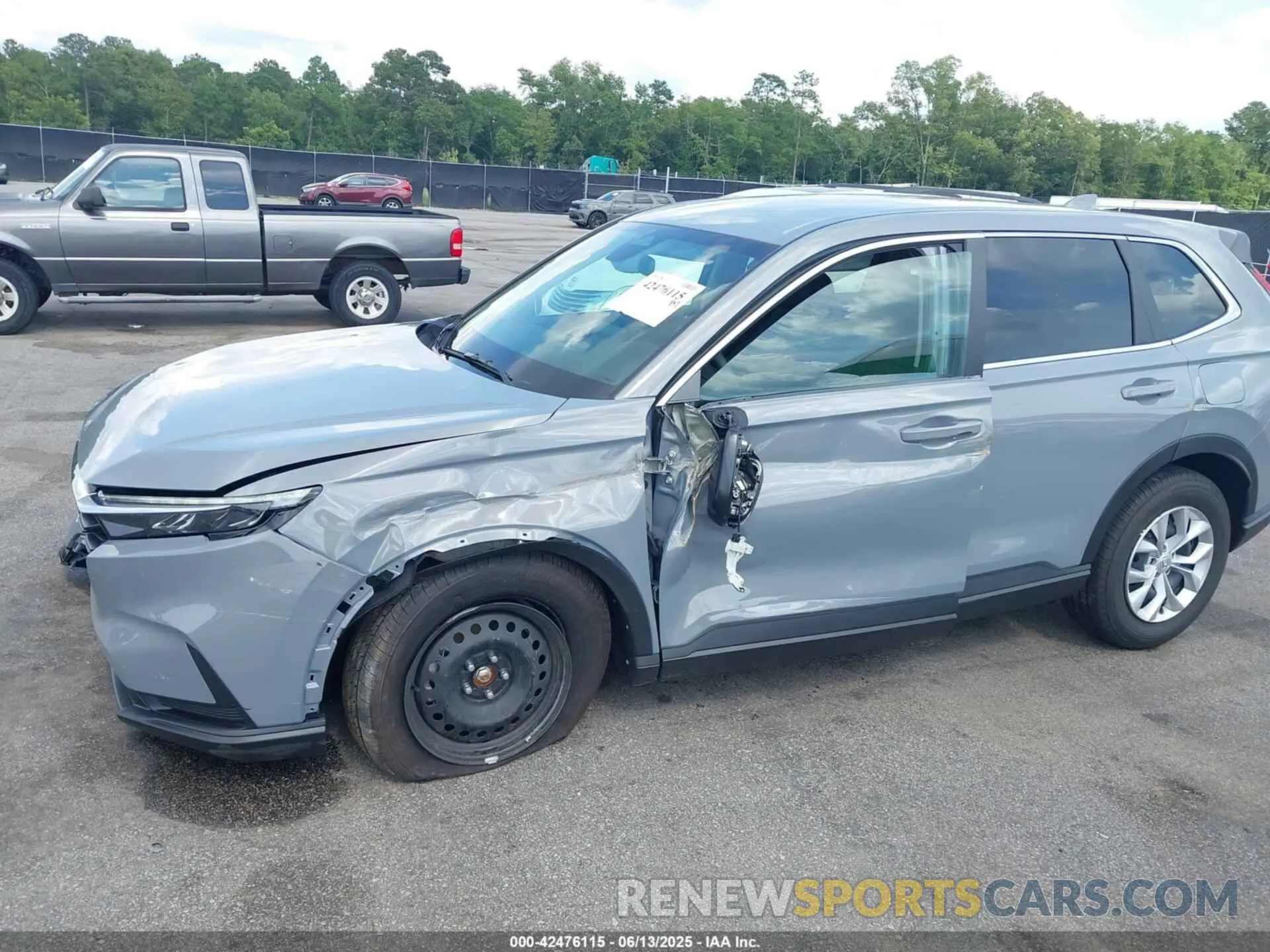 6 Photograph of a damaged car 7FARS4H2XSE017864 HONDA CR-V 2025