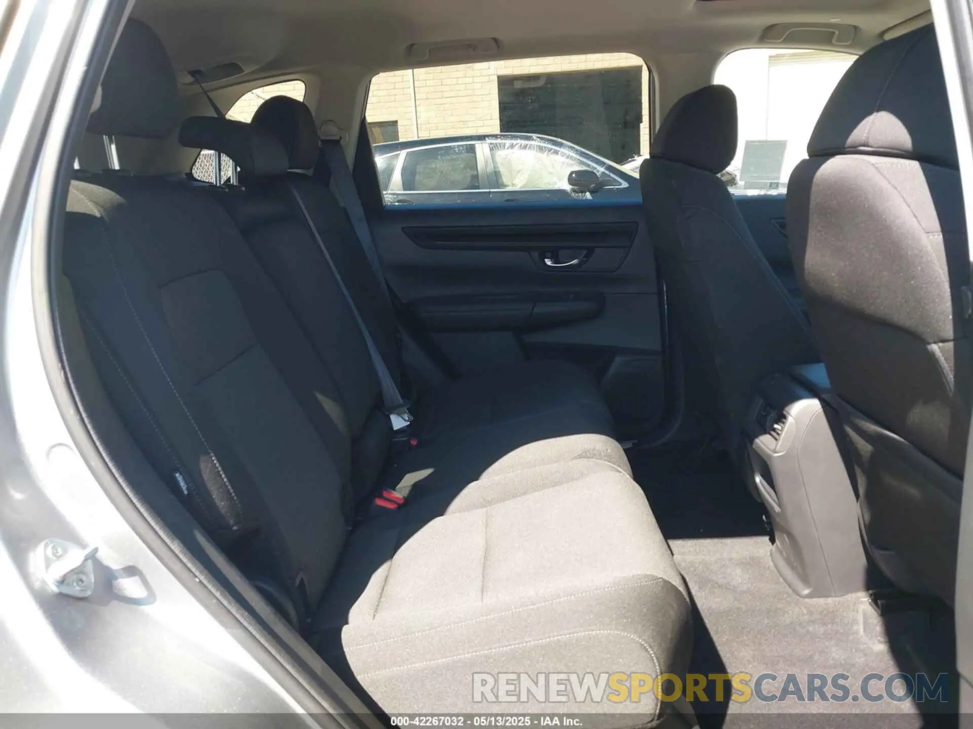 8 Photograph of a damaged car 7FARS4H47SE005964 HONDA CR-V 2025