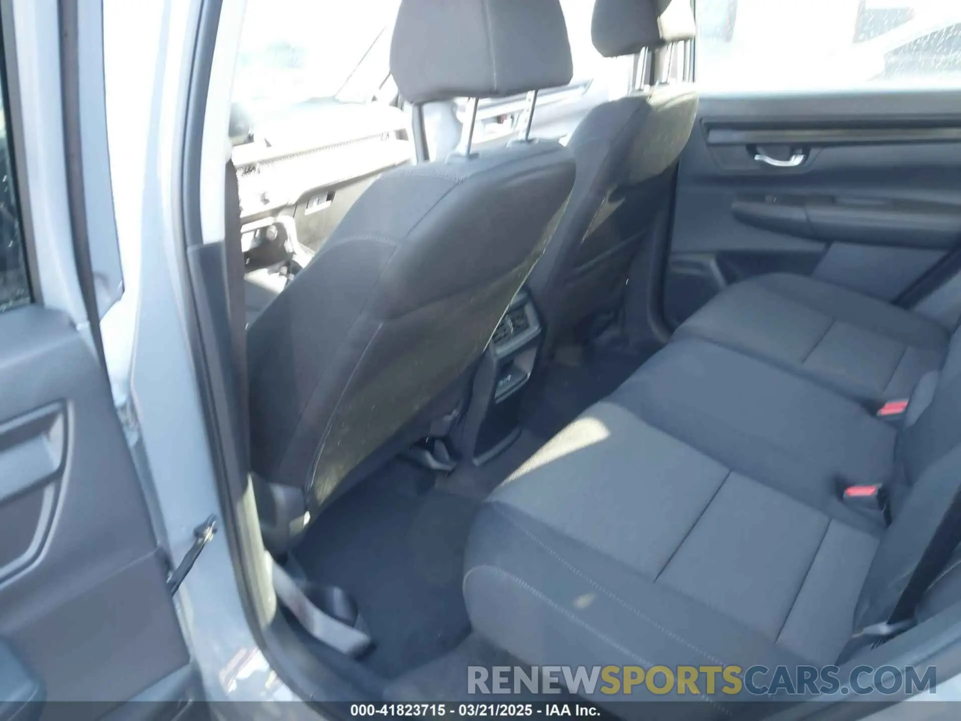 8 Photograph of a damaged car 7FARS4H48SE006900 HONDA CR-V 2025