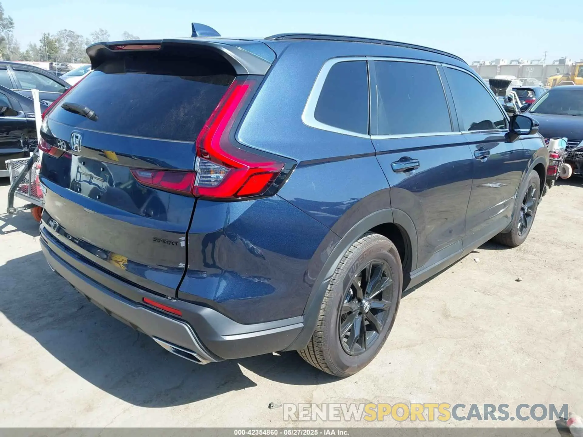 4 Photograph of a damaged car 7FARS5H54SE006424 HONDA CR-V 2025