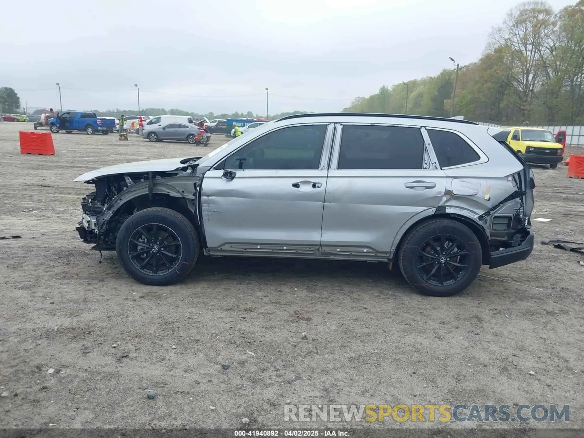 15 Photograph of a damaged car 7FARS5H59SE007634 HONDA CR-V 2025