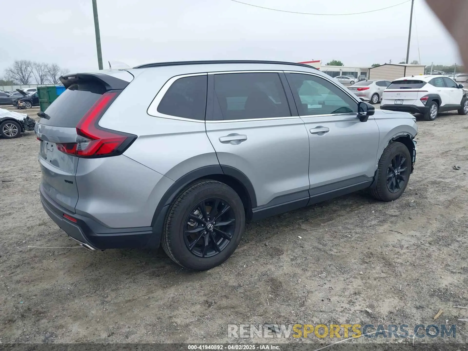4 Photograph of a damaged car 7FARS5H59SE007634 HONDA CR-V 2025