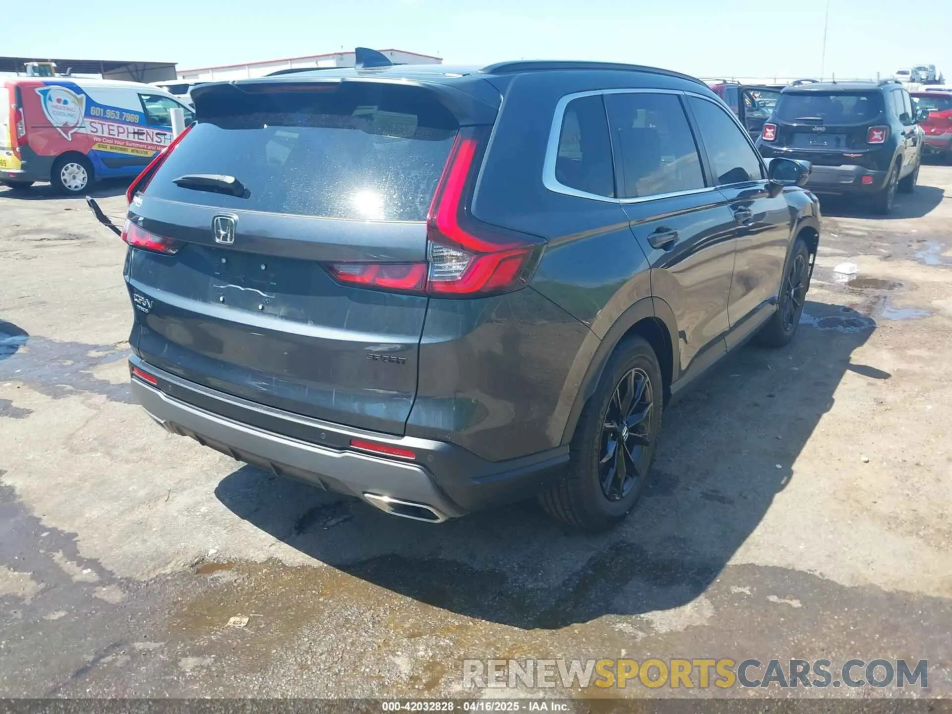 4 Photograph of a damaged car 7FARS5H80SE012991 HONDA CR-V 2025