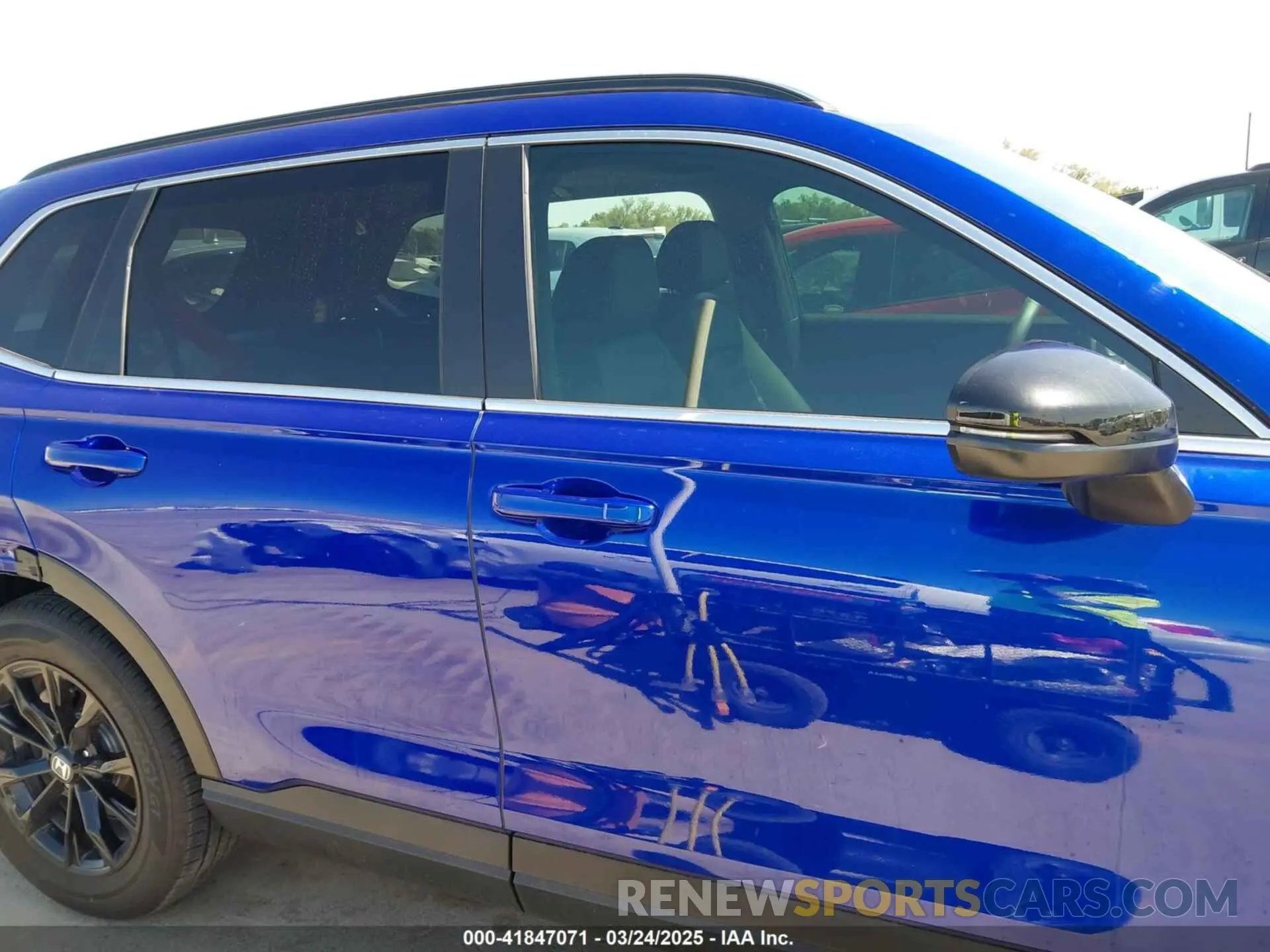 14 Photograph of a damaged car 7FARS5H82SE001975 HONDA CR-V 2025