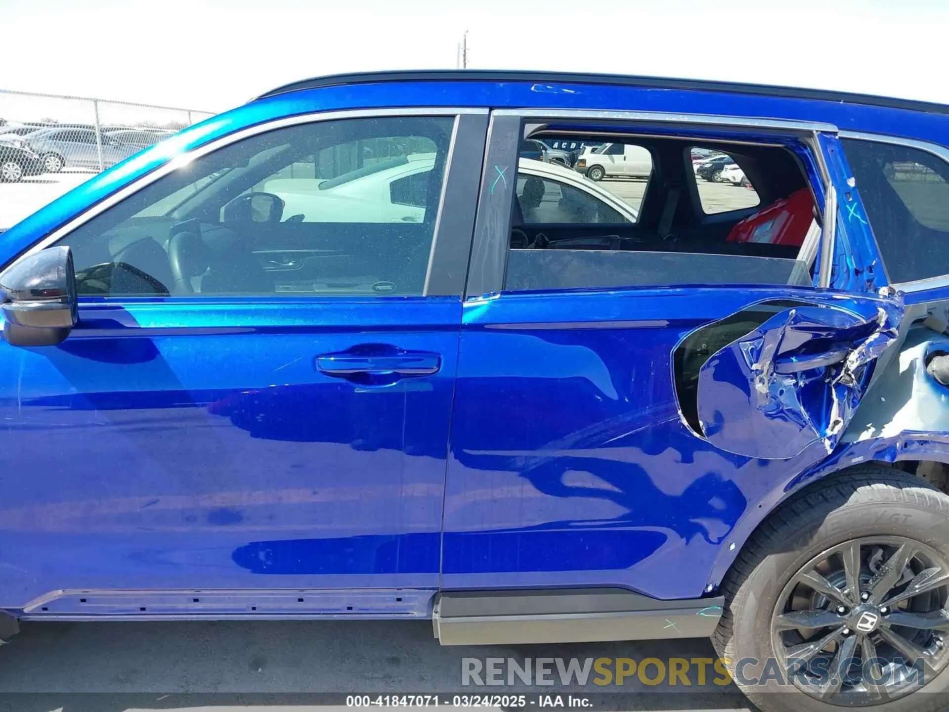 15 Photograph of a damaged car 7FARS5H82SE001975 HONDA CR-V 2025