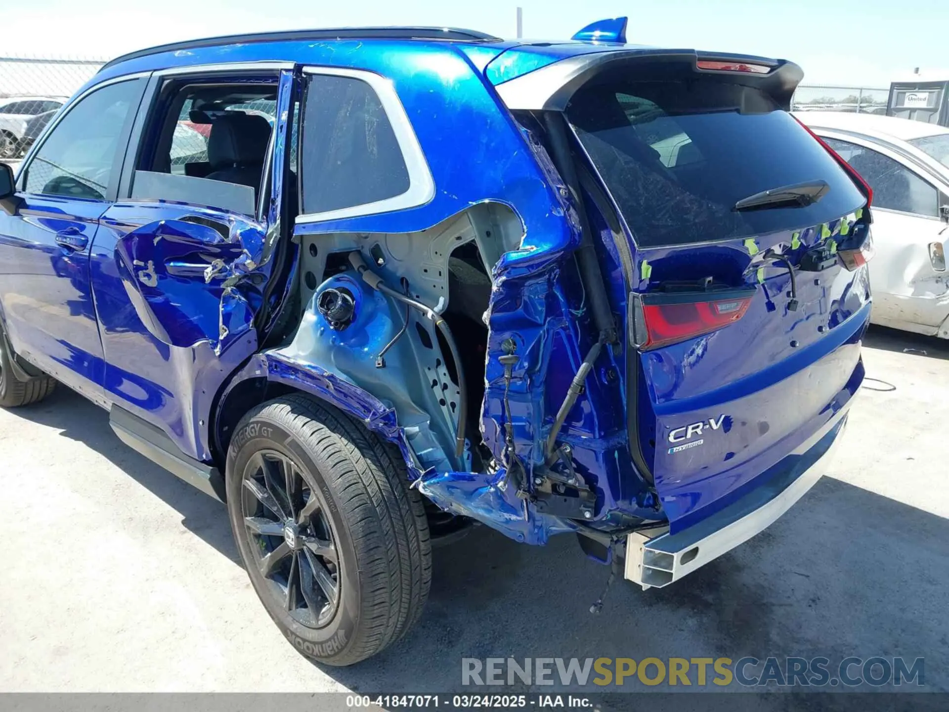 6 Photograph of a damaged car 7FARS5H82SE001975 HONDA CR-V 2025