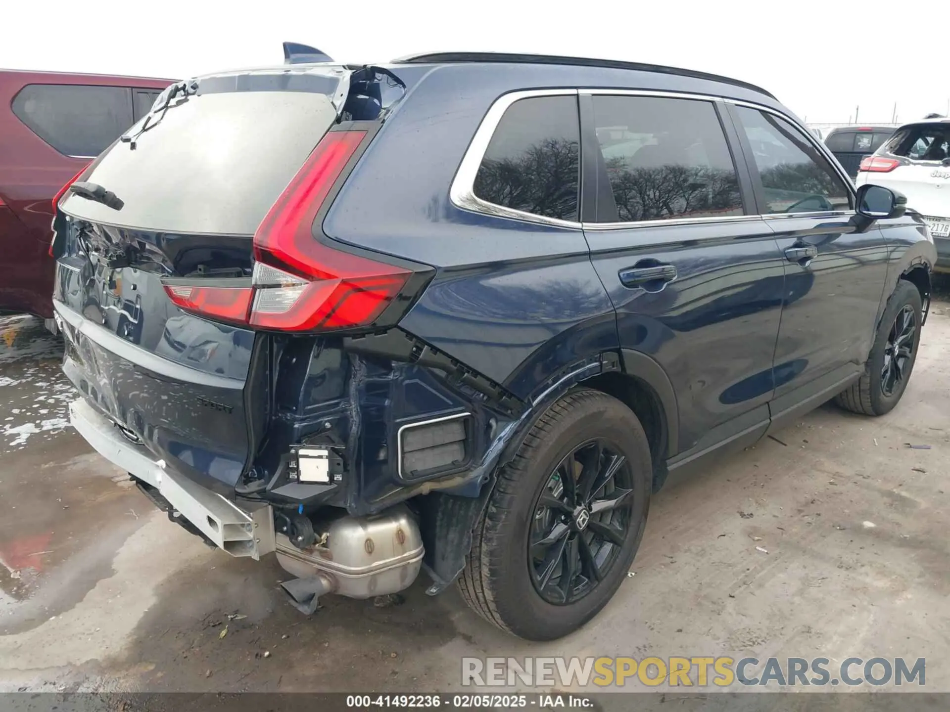 4 Photograph of a damaged car 7FARS5H83SE012760 HONDA CR-V 2025