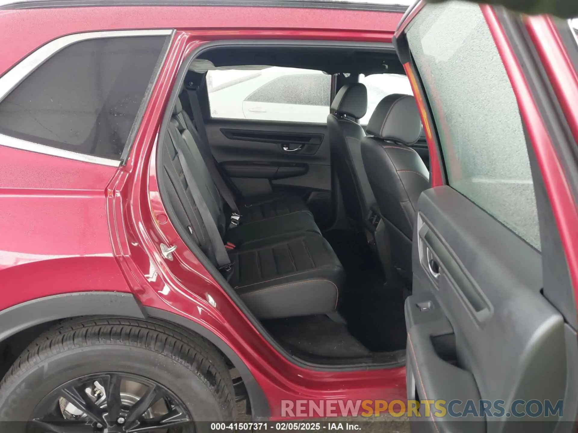 8 Photograph of a damaged car 7FARS5H84SE001864 HONDA CR-V 2025