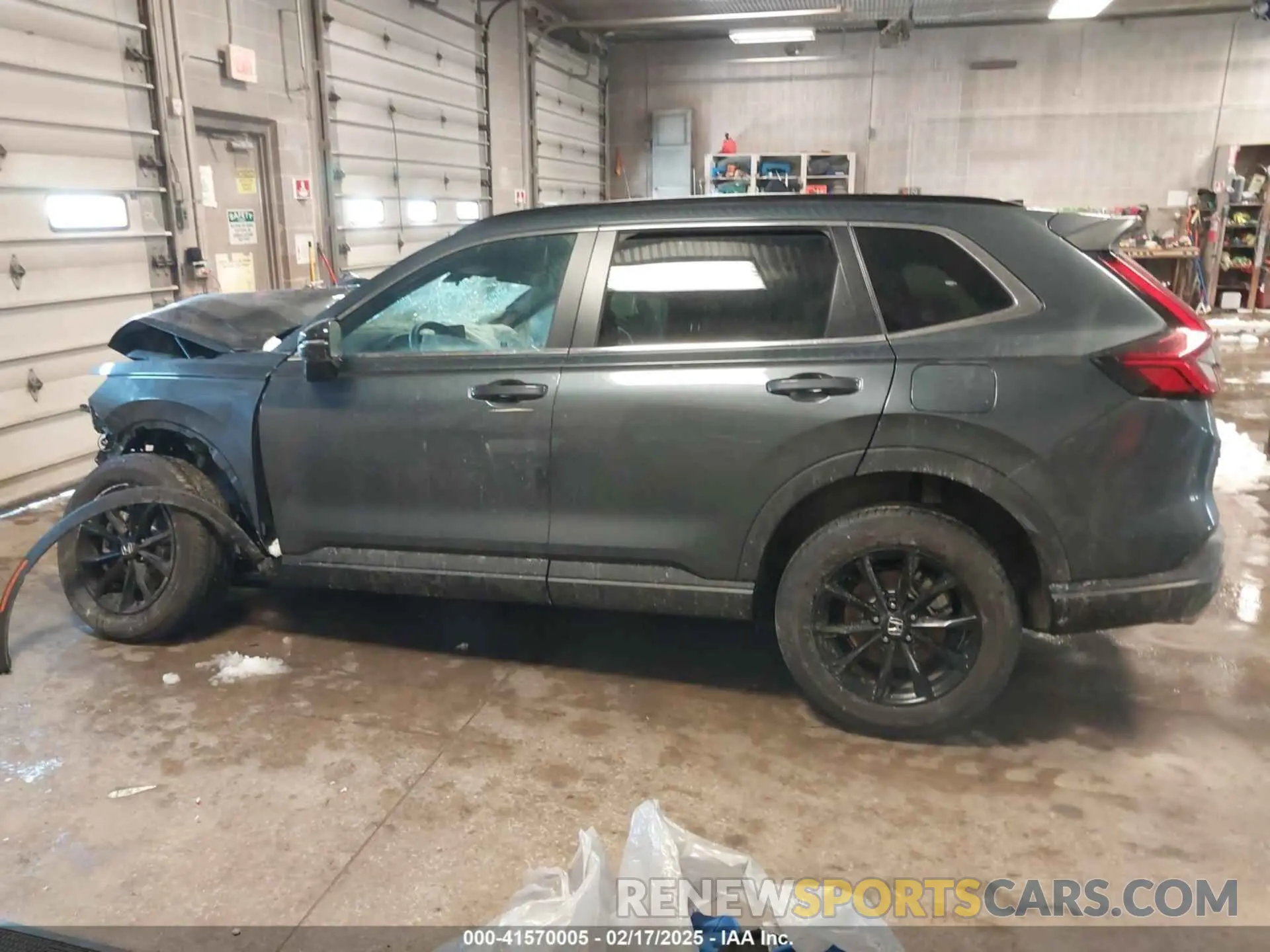 13 Photograph of a damaged car 7FARS6H89SE050869 HONDA CR-V 2025