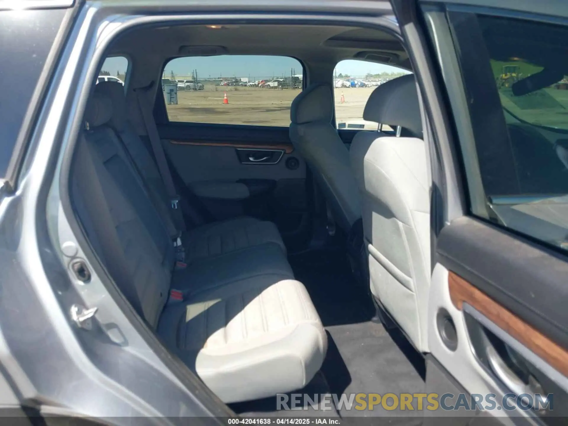 8 Photograph of a damaged car 7FART6H52LE007429 HONDA CR-V HYBRID 2020