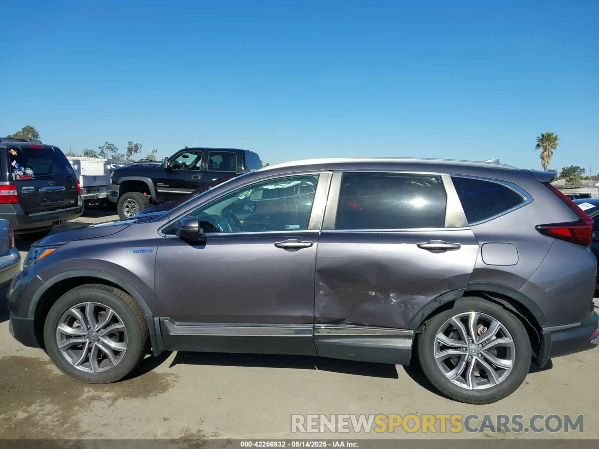 14 Photograph of a damaged car 7FART6H91LE000684 HONDA CR-V HYBRID 2020