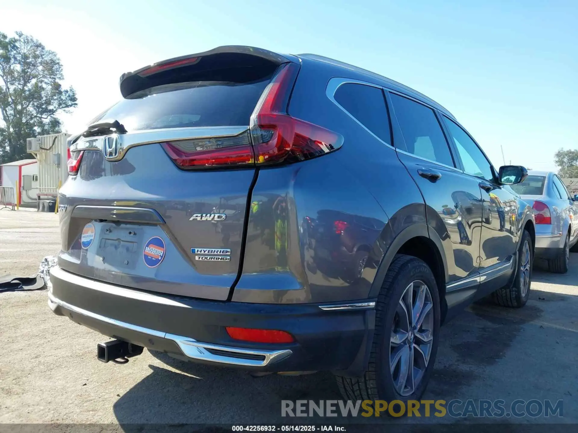4 Photograph of a damaged car 7FART6H91LE000684 HONDA CR-V HYBRID 2020