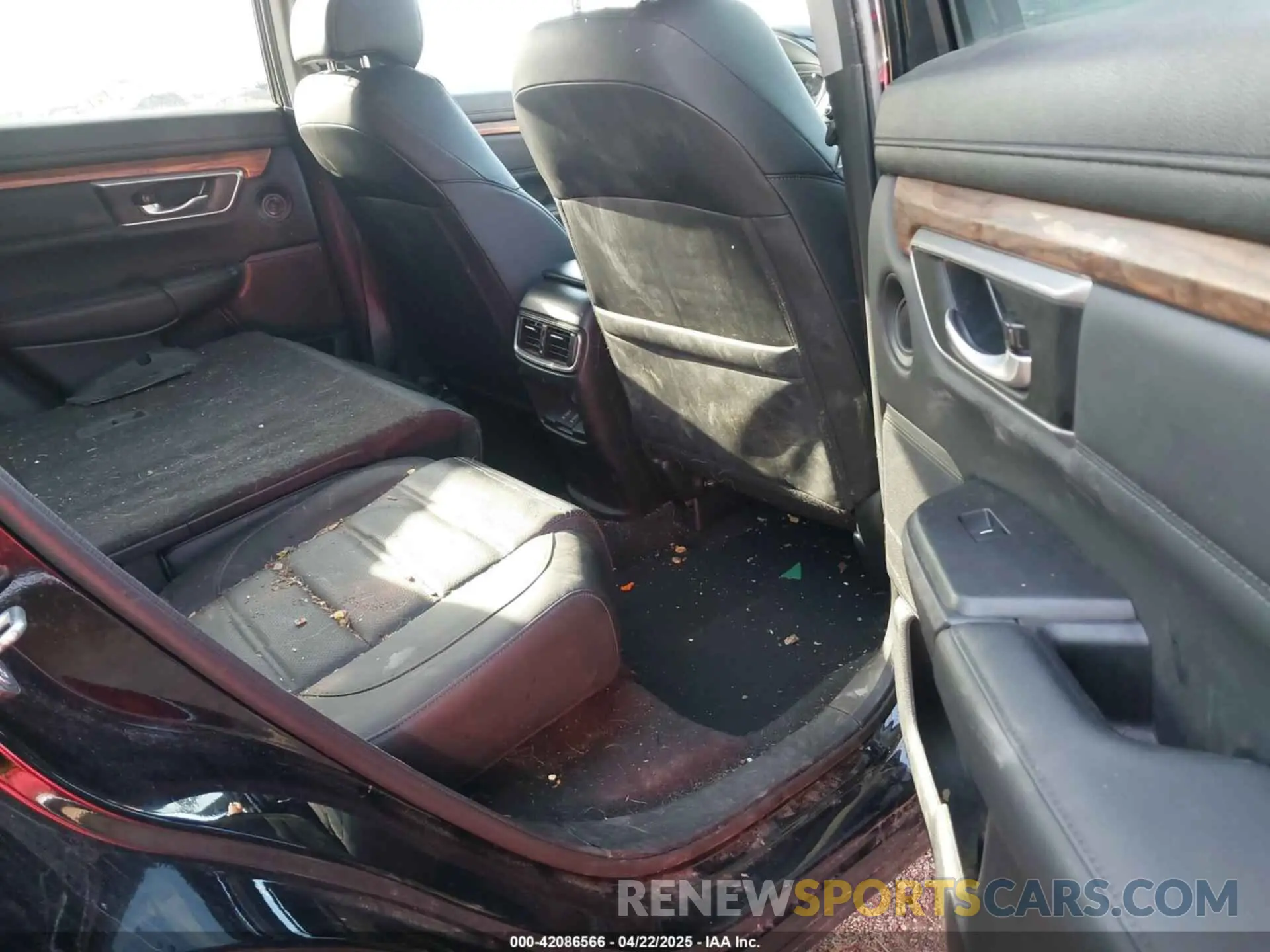 8 Photograph of a damaged car 7FART6H95LE019738 HONDA CR-V HYBRID 2020