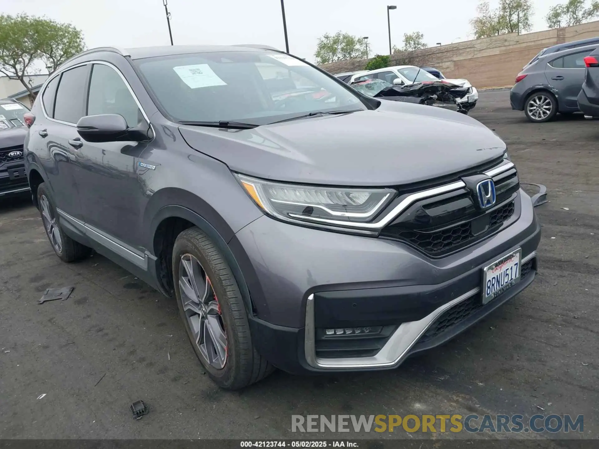 1 Photograph of a damaged car 7FART6H99LE000979 HONDA CR-V HYBRID 2020