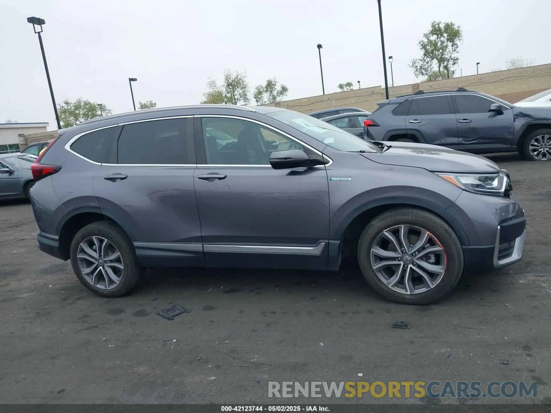 14 Photograph of a damaged car 7FART6H99LE000979 HONDA CR-V HYBRID 2020