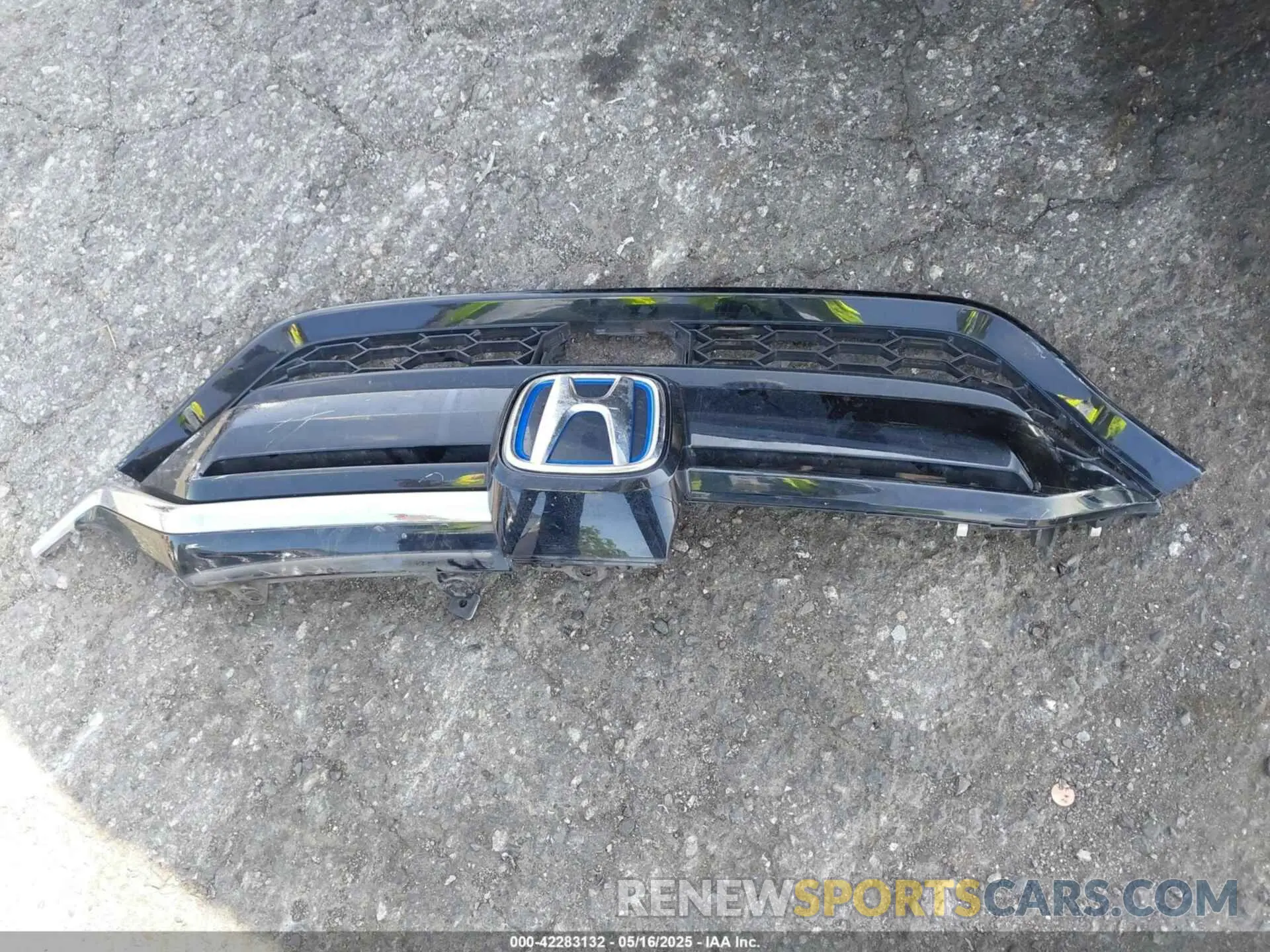 12 Photograph of a damaged car 5J6RT6H50NL013610 HONDA CR-V HYBRID 2022