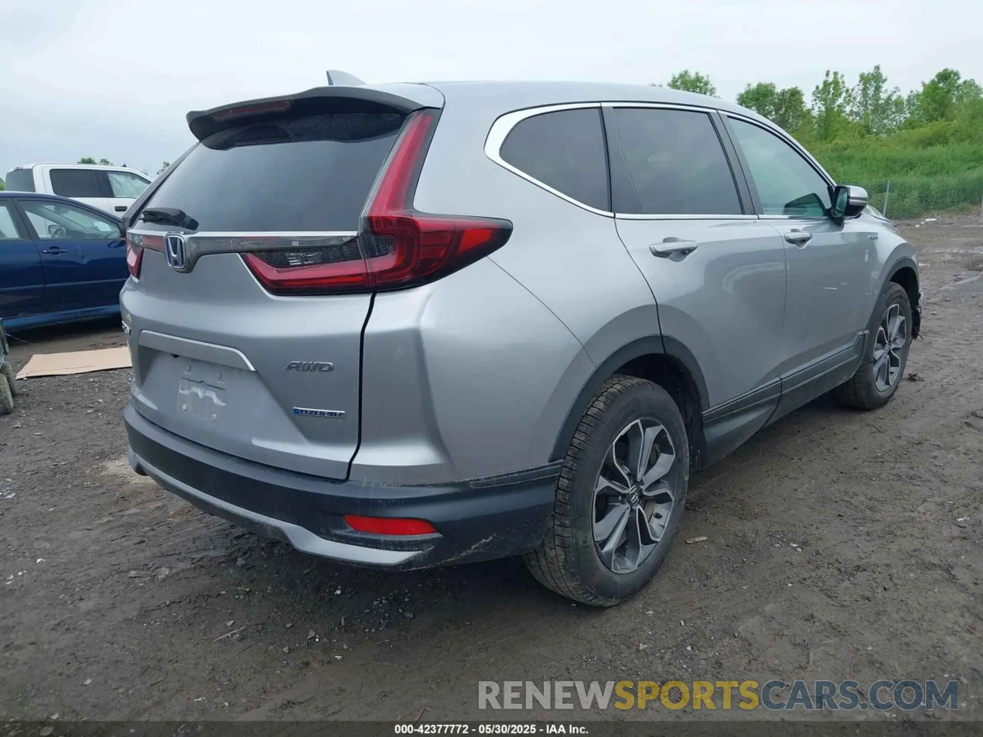 4 Photograph of a damaged car 5J6RT6H54NL004117 HONDA CR-V HYBRID 2022