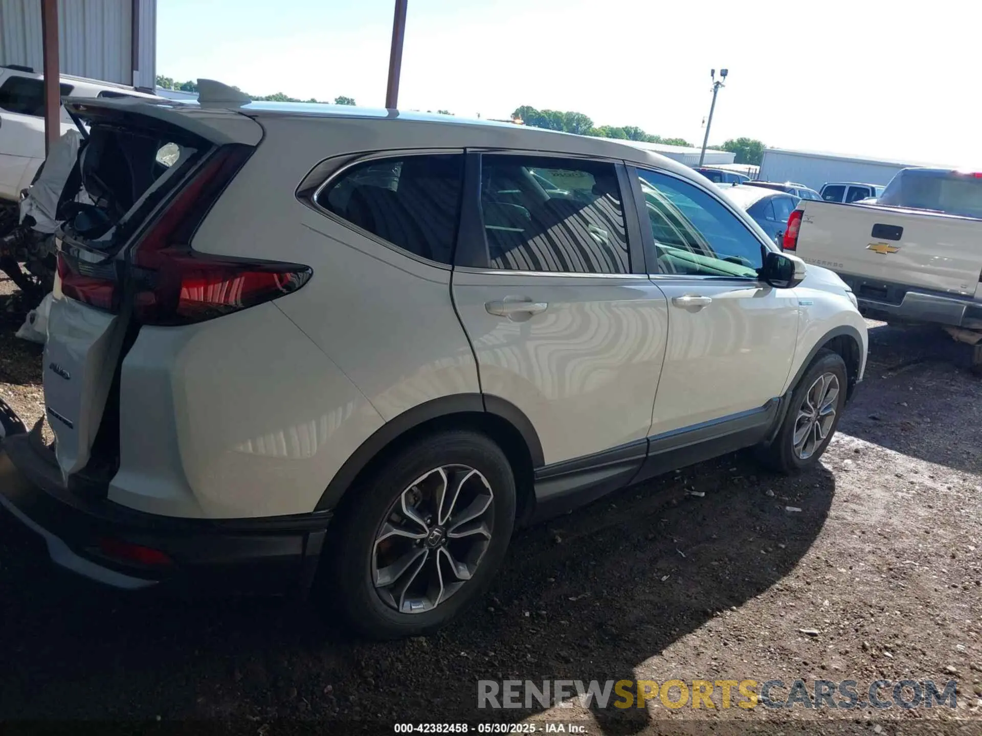 13 Photograph of a damaged car 5J6RT6H58NL008347 HONDA CR-V HYBRID 2022