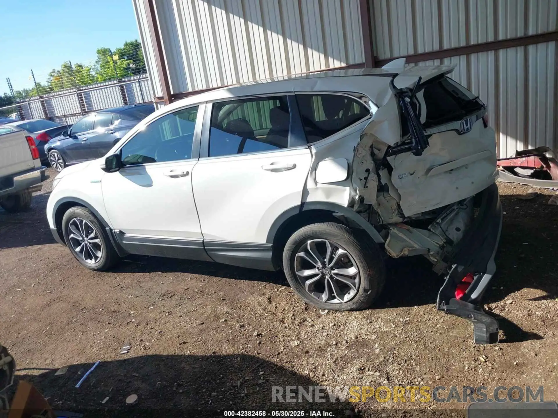 14 Photograph of a damaged car 5J6RT6H58NL008347 HONDA CR-V HYBRID 2022