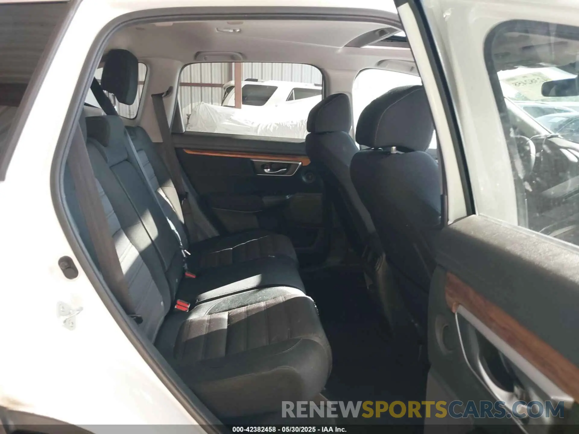 8 Photograph of a damaged car 5J6RT6H58NL008347 HONDA CR-V HYBRID 2022