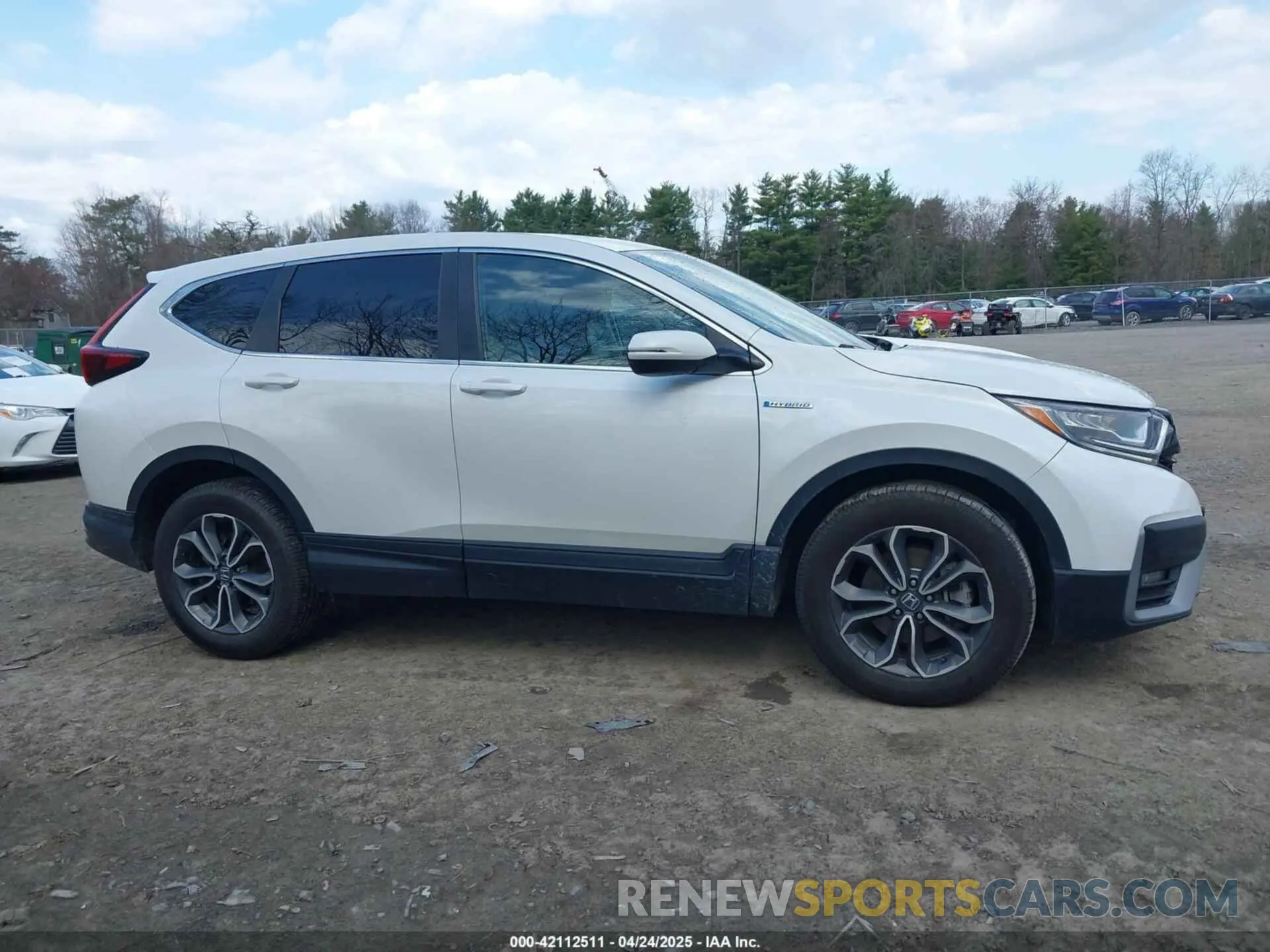 13 Photograph of a damaged car 5J6RT6H80NL002696 HONDA CR-V HYBRID 2022