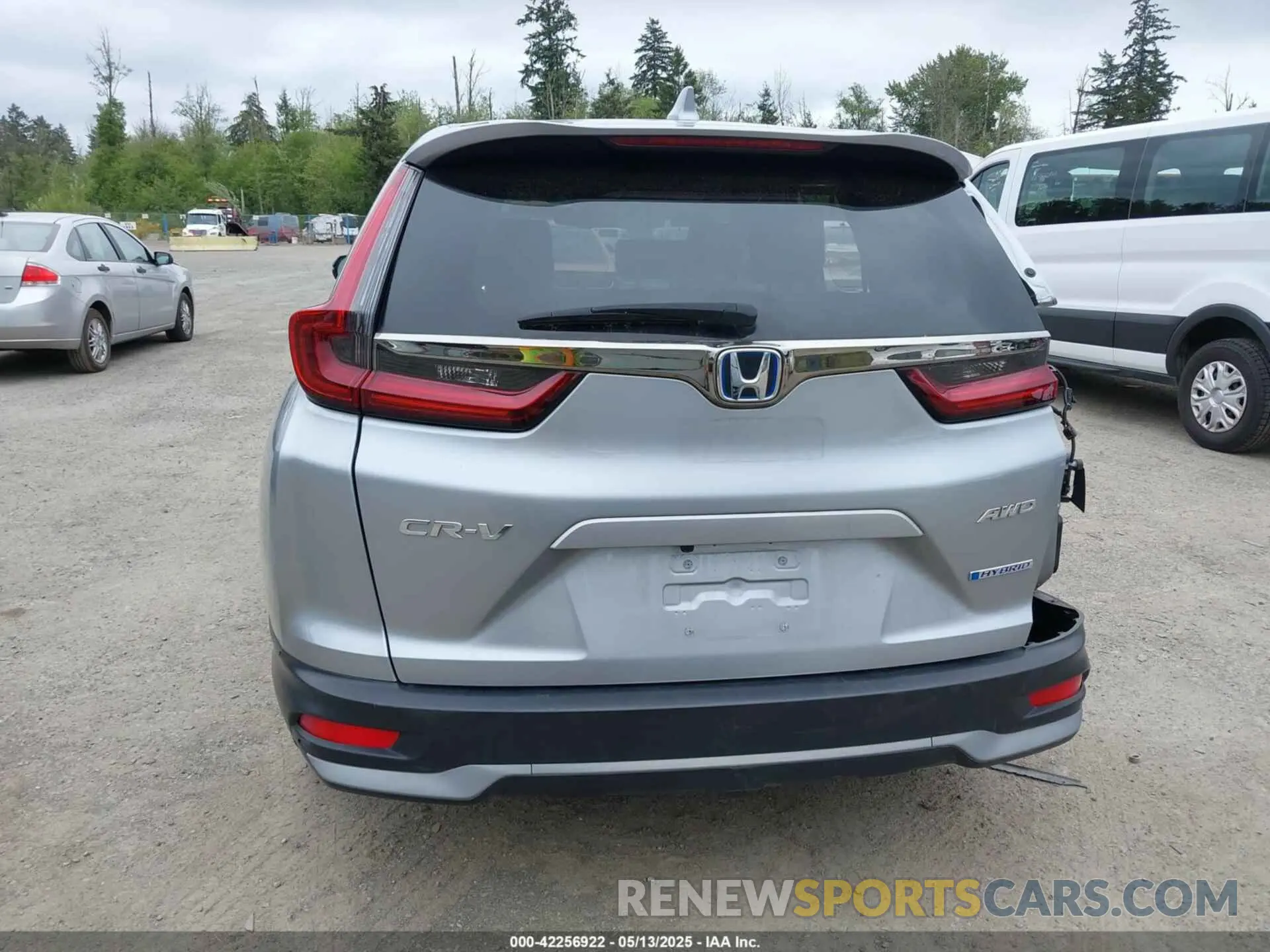 17 Photograph of a damaged car 5J6RT6H83NL054887 HONDA CR-V HYBRID 2022