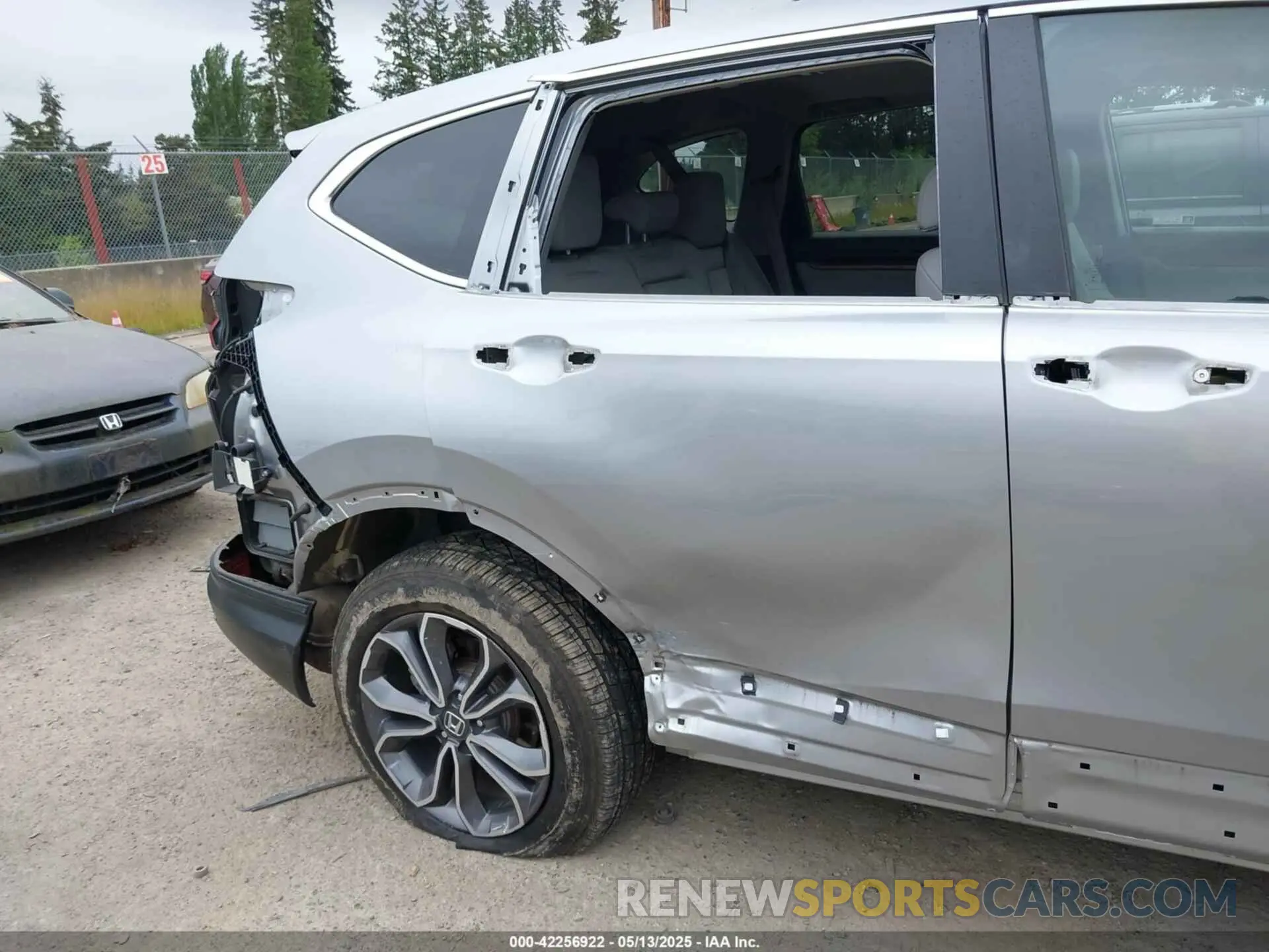 6 Photograph of a damaged car 5J6RT6H83NL054887 HONDA CR-V HYBRID 2022