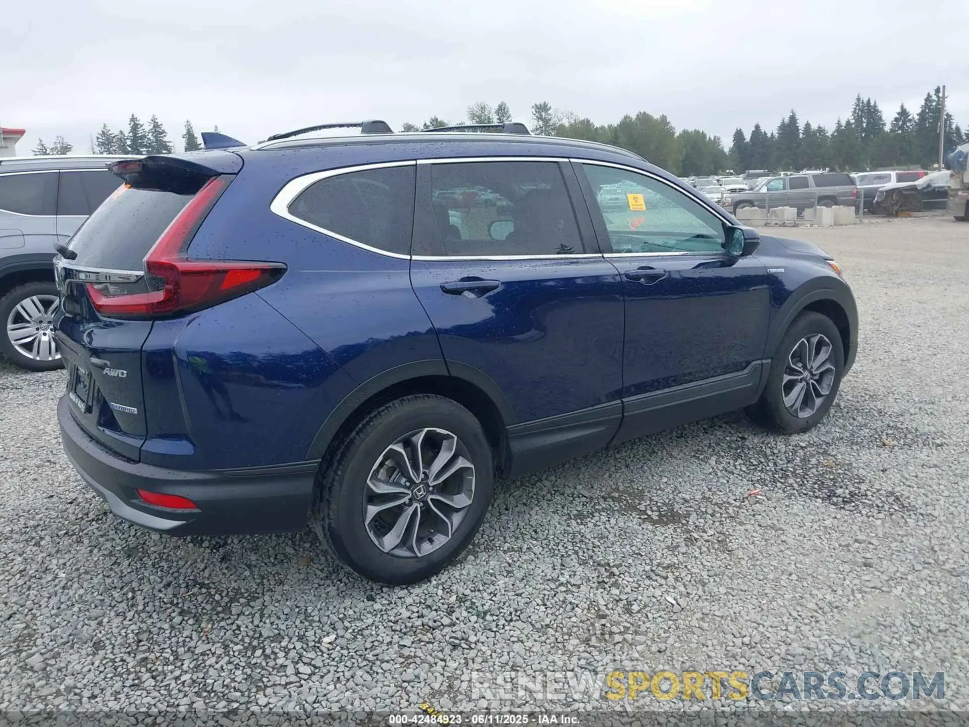 4 Photograph of a damaged car 5J6RT6H84NL024605 HONDA CR-V HYBRID 2022