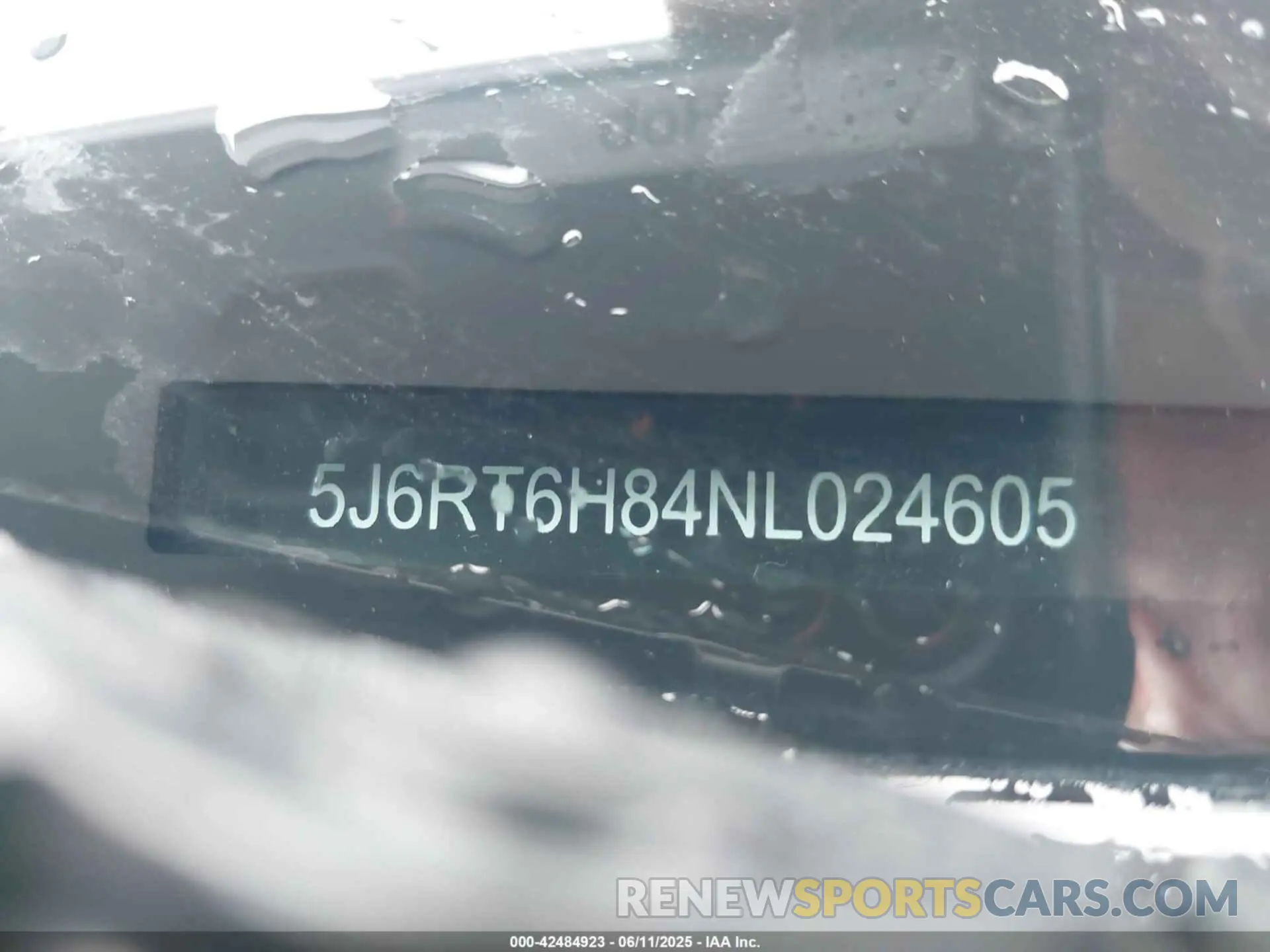 9 Photograph of a damaged car 5J6RT6H84NL024605 HONDA CR-V HYBRID 2022