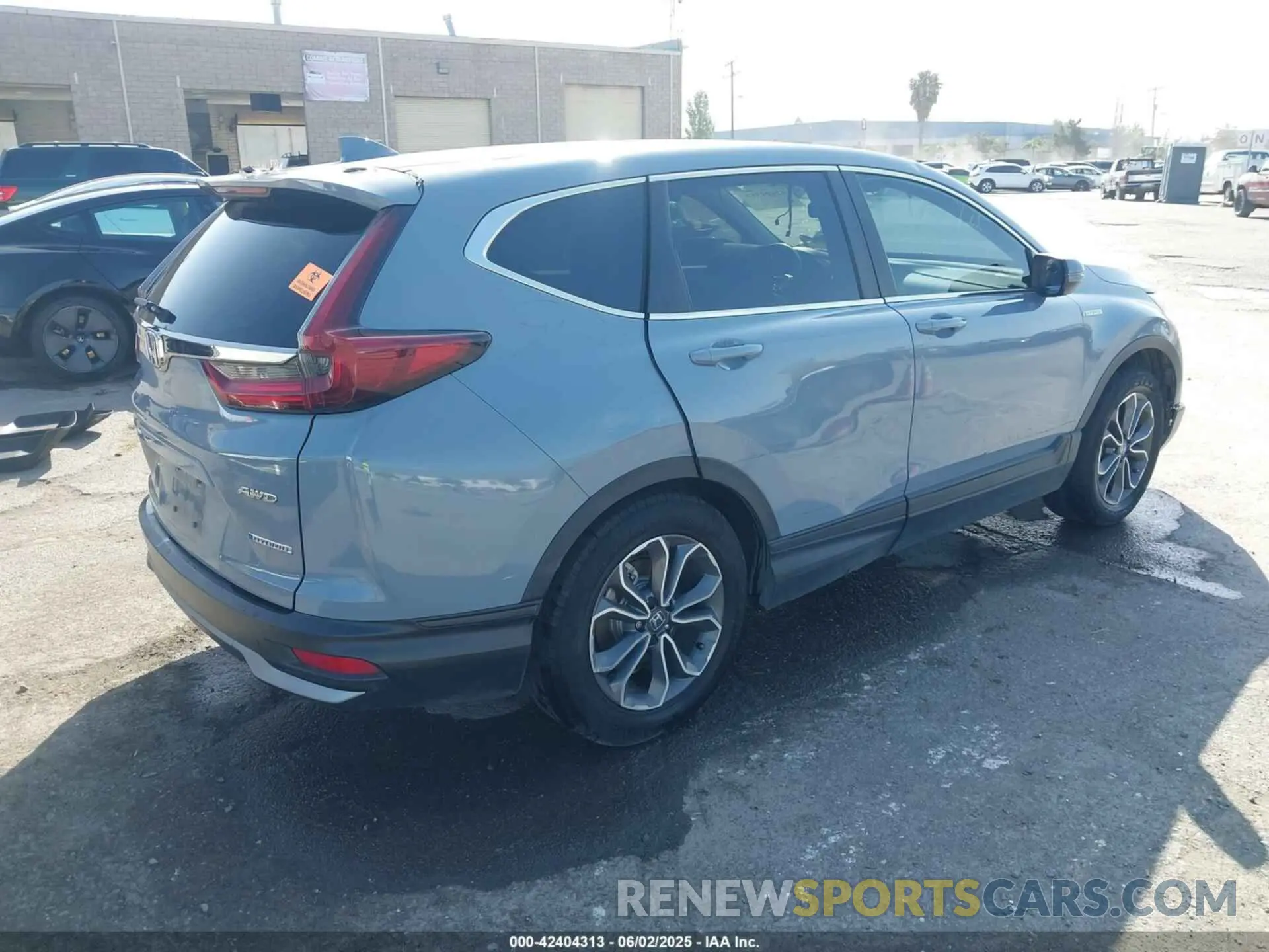 4 Photograph of a damaged car 5J6RT6H85NL041333 HONDA CR-V HYBRID 2022