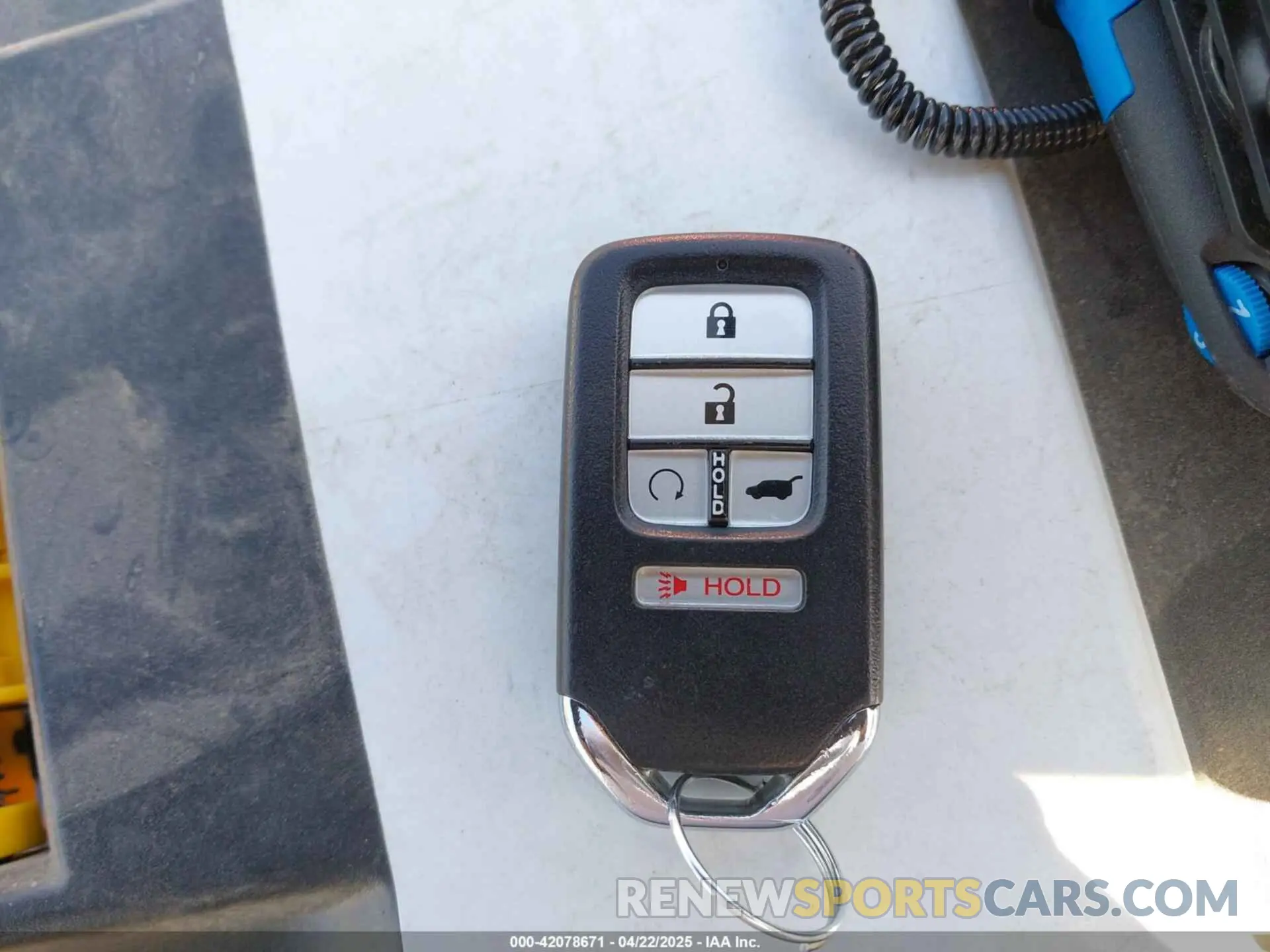 11 Photograph of a damaged car 5J6RT6H86NL032852 HONDA CR-V HYBRID 2022