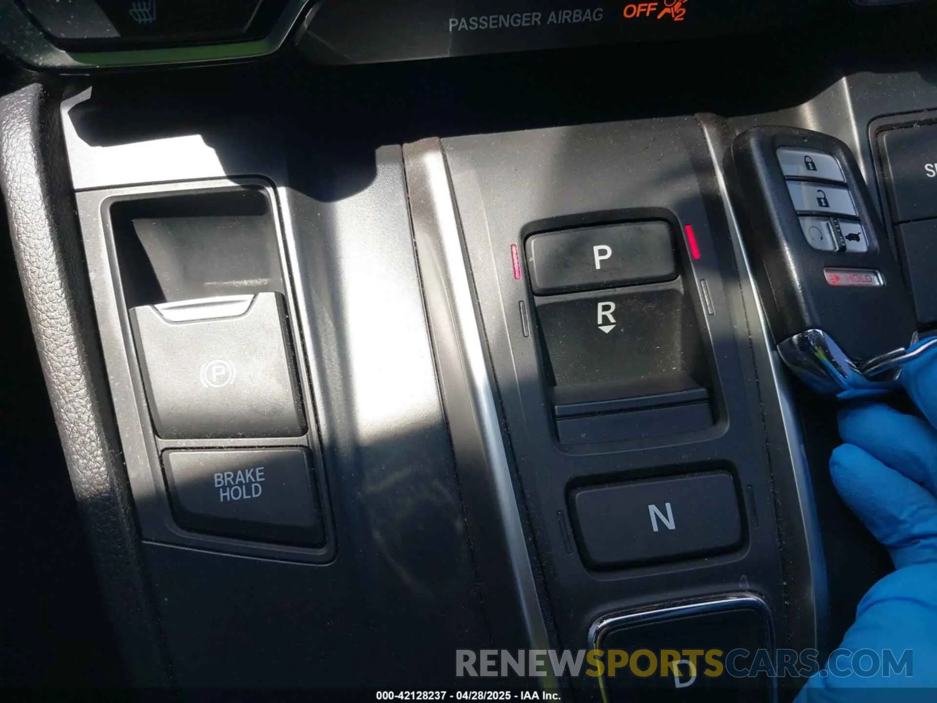 11 Photograph of a damaged car 5J6RT6H89NL042923 HONDA CR-V HYBRID 2022