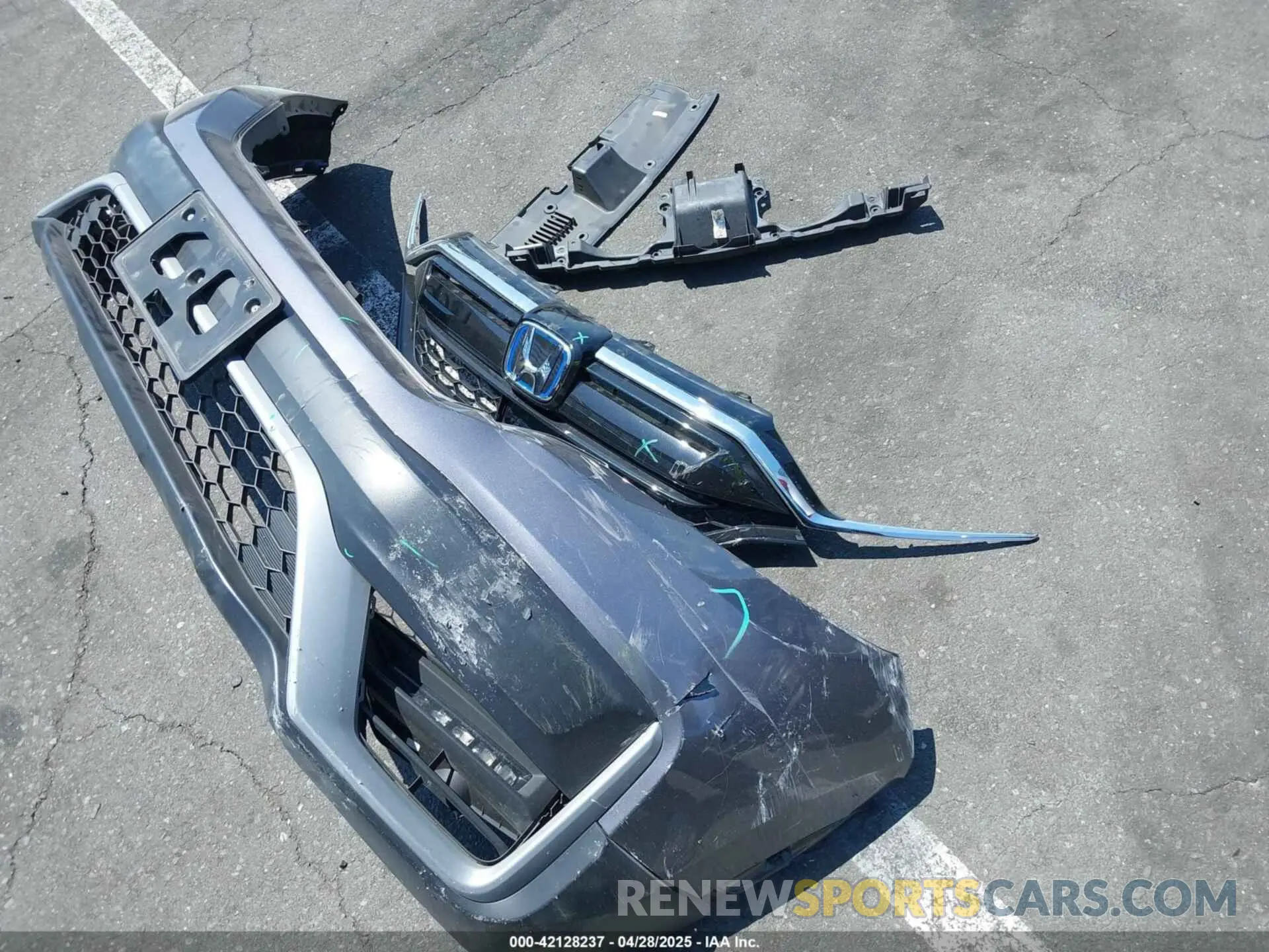 12 Photograph of a damaged car 5J6RT6H89NL042923 HONDA CR-V HYBRID 2022