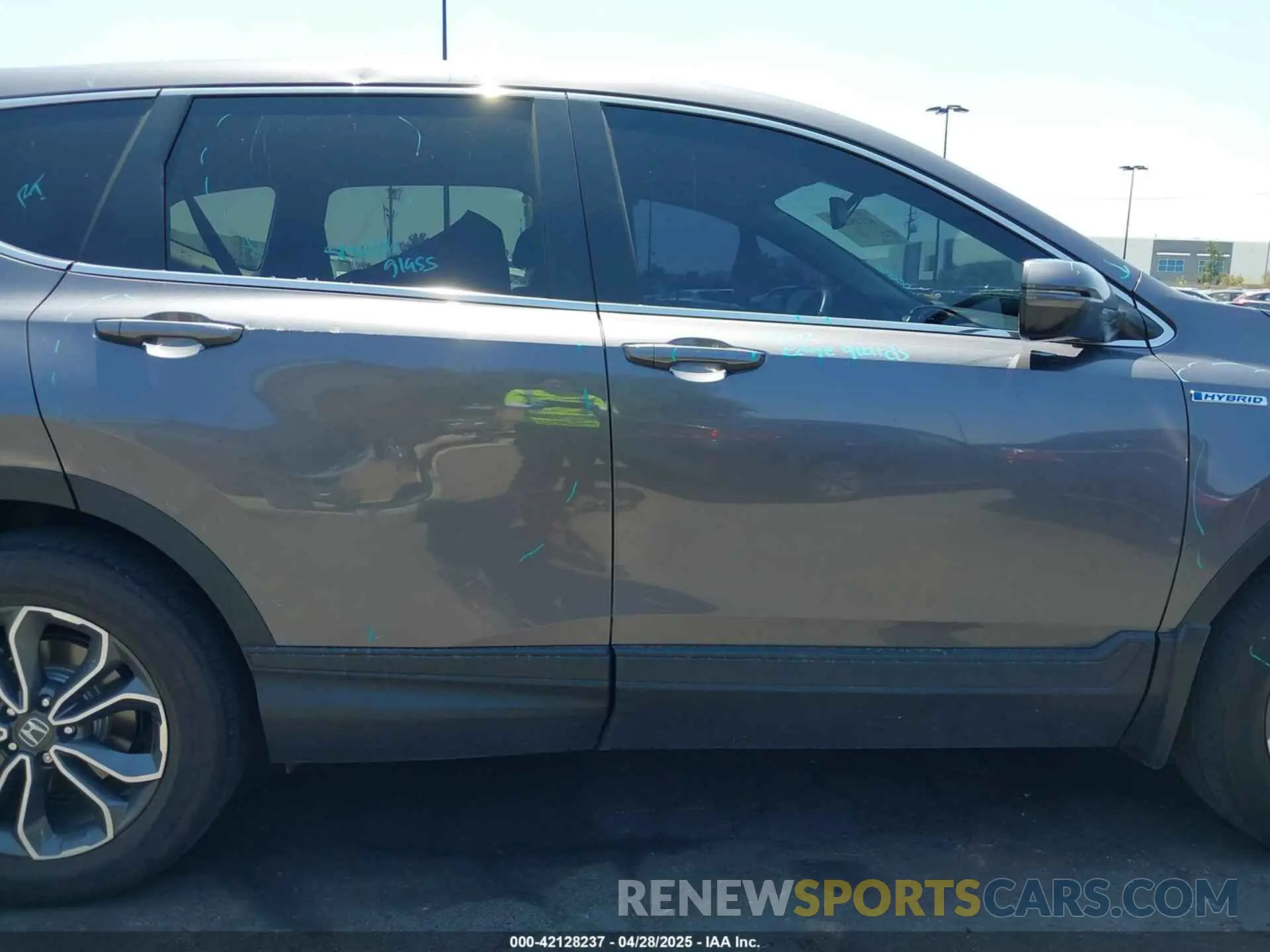 14 Photograph of a damaged car 5J6RT6H89NL042923 HONDA CR-V HYBRID 2022